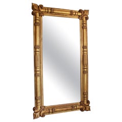 Miroir rectangulaire en bois sculpté et peint des années 1940