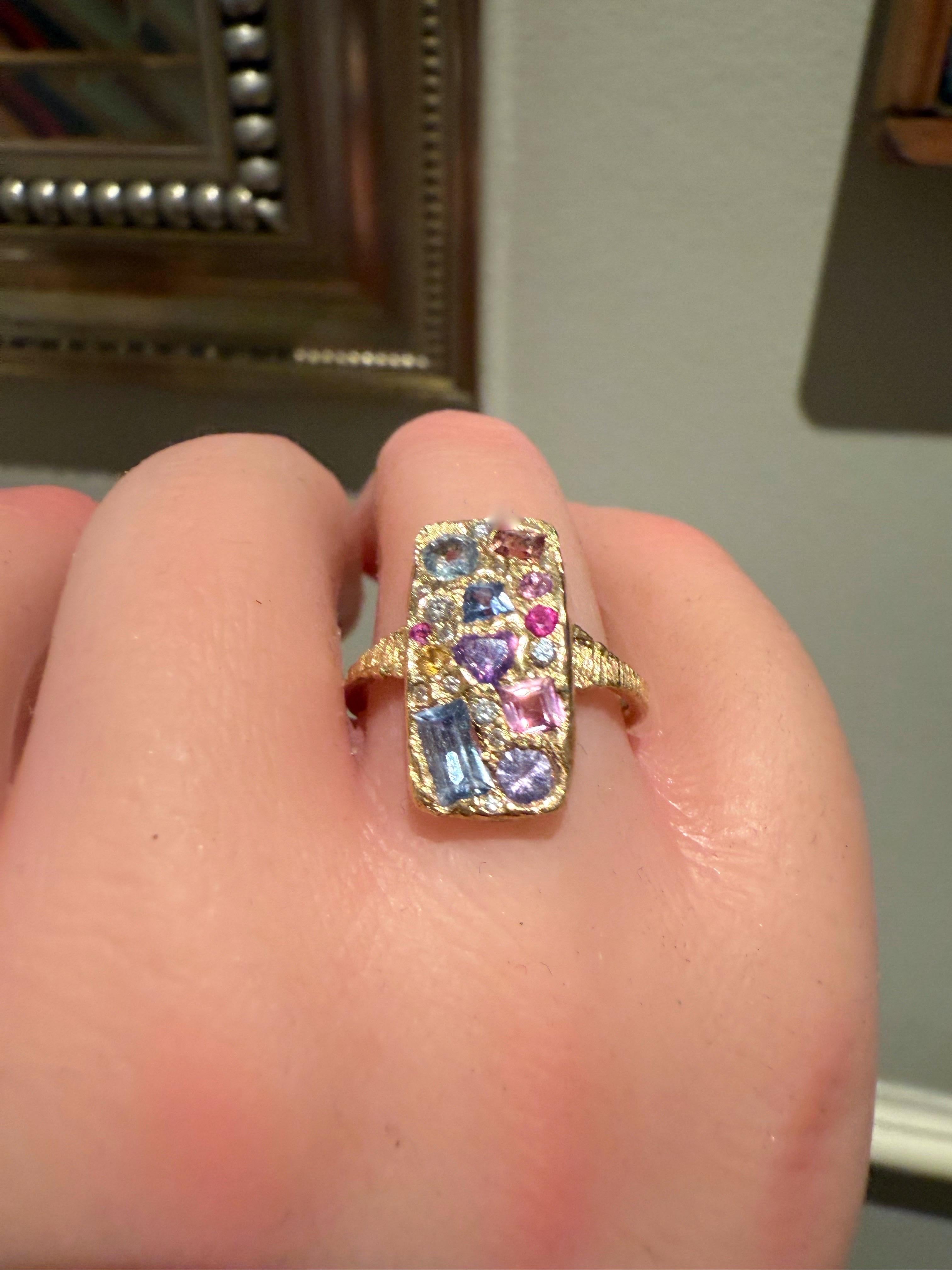 Moderno Anello Cocktail Leto Lama Arte Astratta 18Ct con Zaffiri e Diamanti in vendita