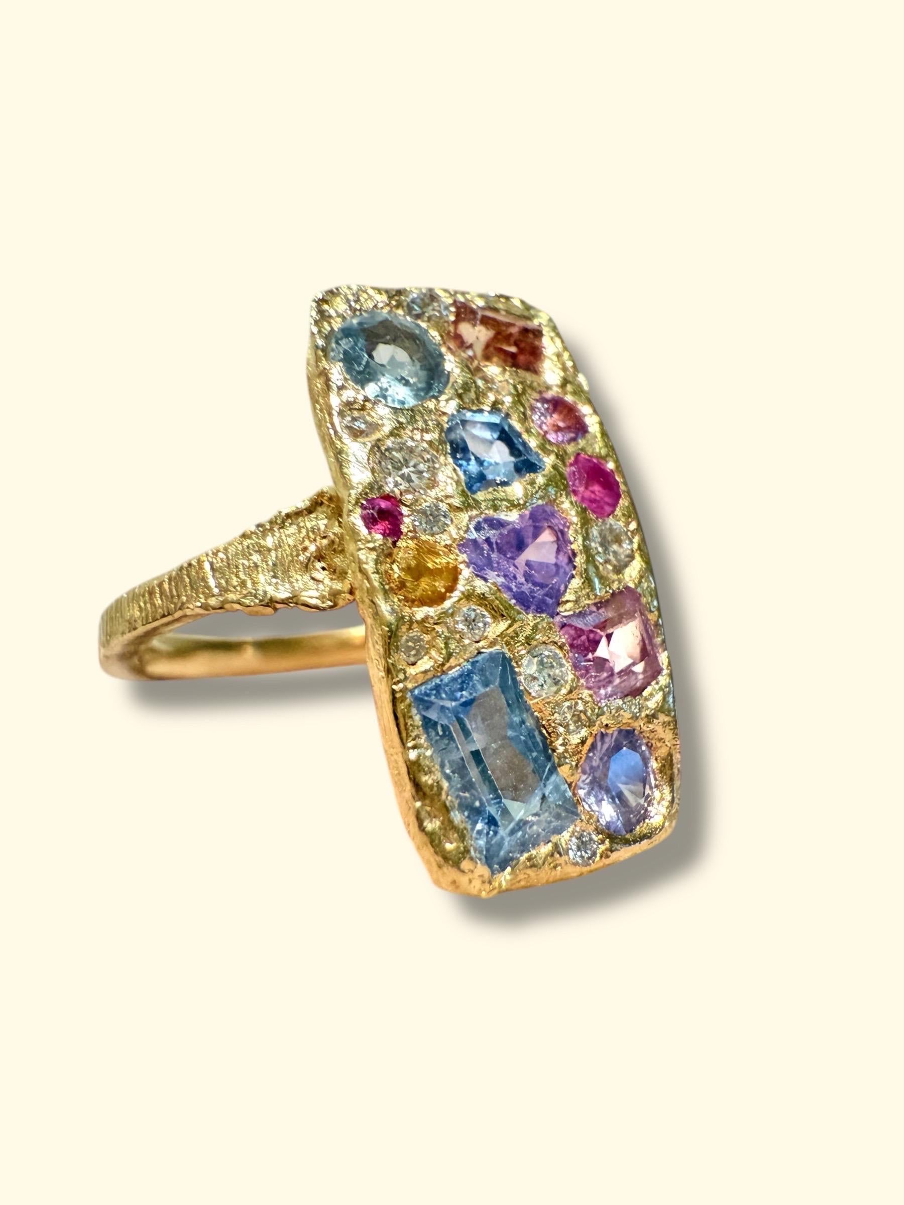 Anello Cocktail Leto Lama Arte Astratta 18Ct con Zaffiri e Diamanti In condizioni Nuovo in vendita a London, GB