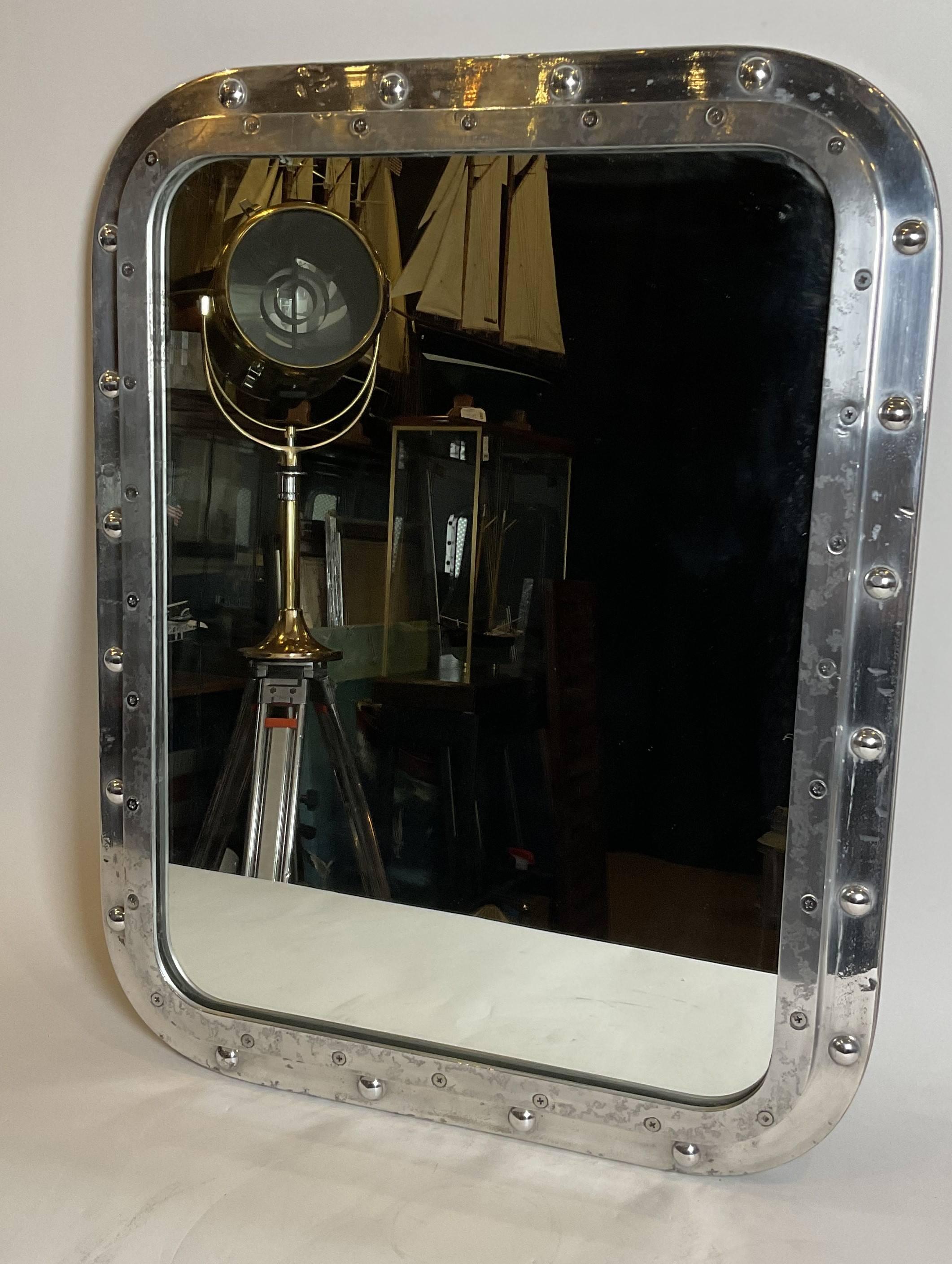 Porthole rectangulaire en aluminium Bon état - En vente à Norwell, MA
