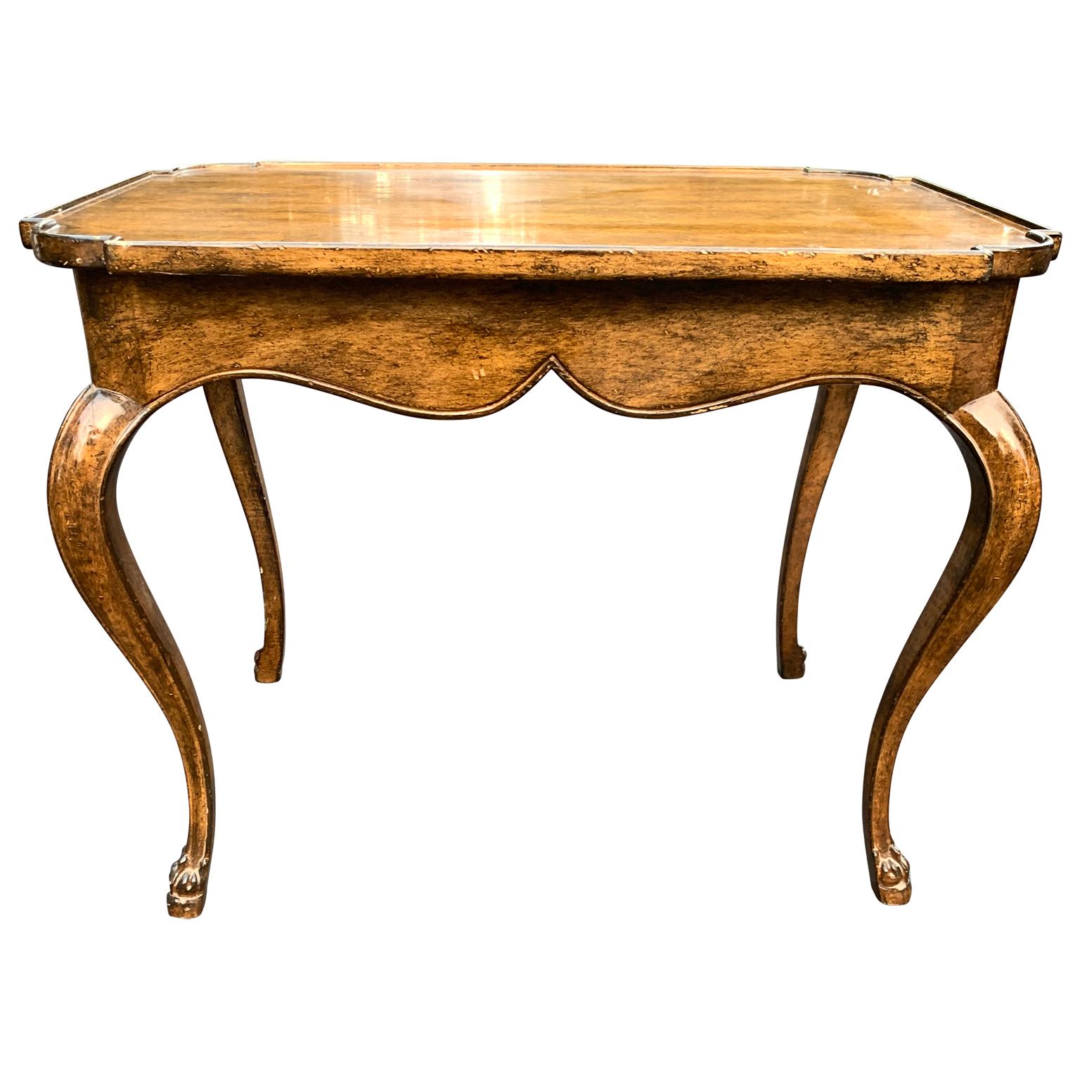 Table d'appoint rectangulaire de style baroque français