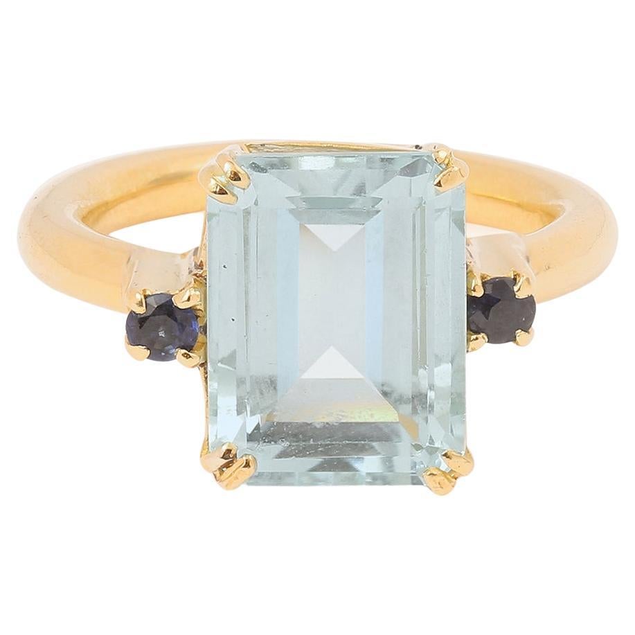 Rectangular Aquamarine Sapphires 18 Carats Yellow Gold Ring
