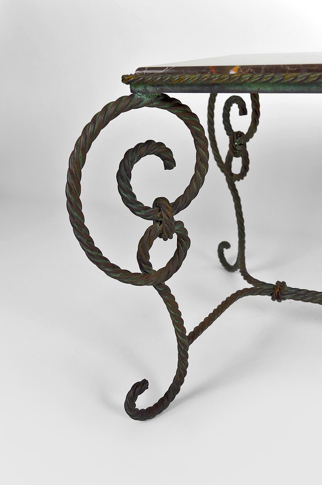 Table basse rectangulaire Art déco en fer forgé et marbre noir, France, 1940 en vente 8