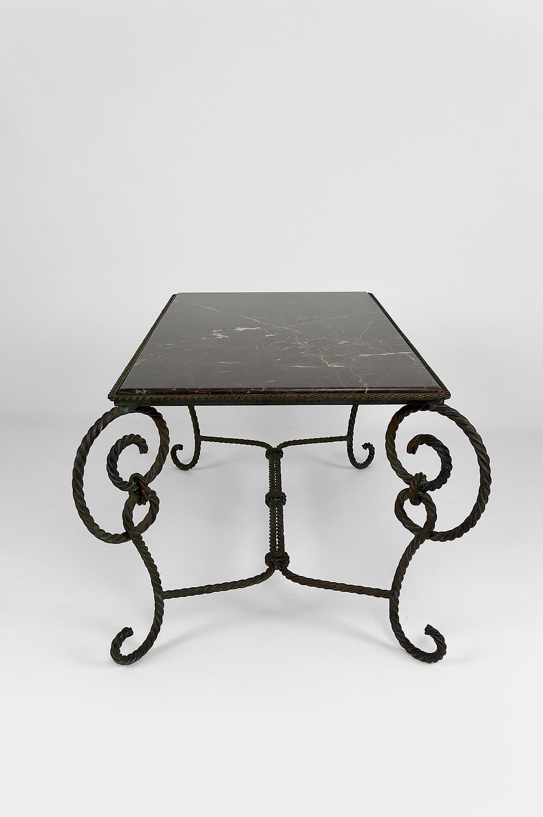 Table basse rectangulaire Art déco en fer forgé et marbre noir, France, 1940 en vente 1