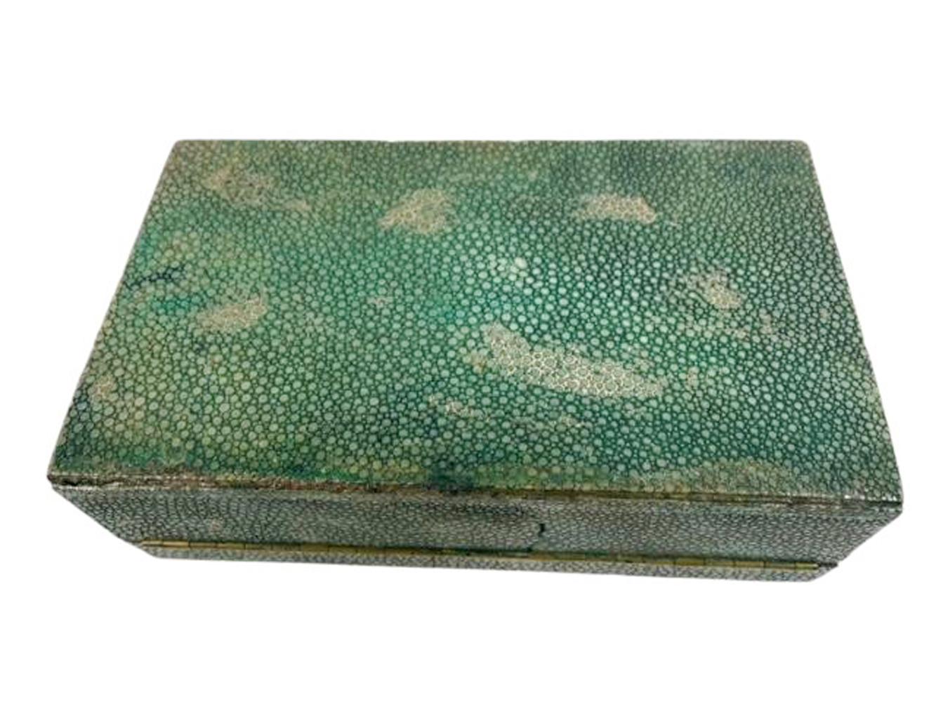 Rectangular Art Deco Green Shagreen Box w/Oval Malachite Stone Centered on Lid For Sale 3