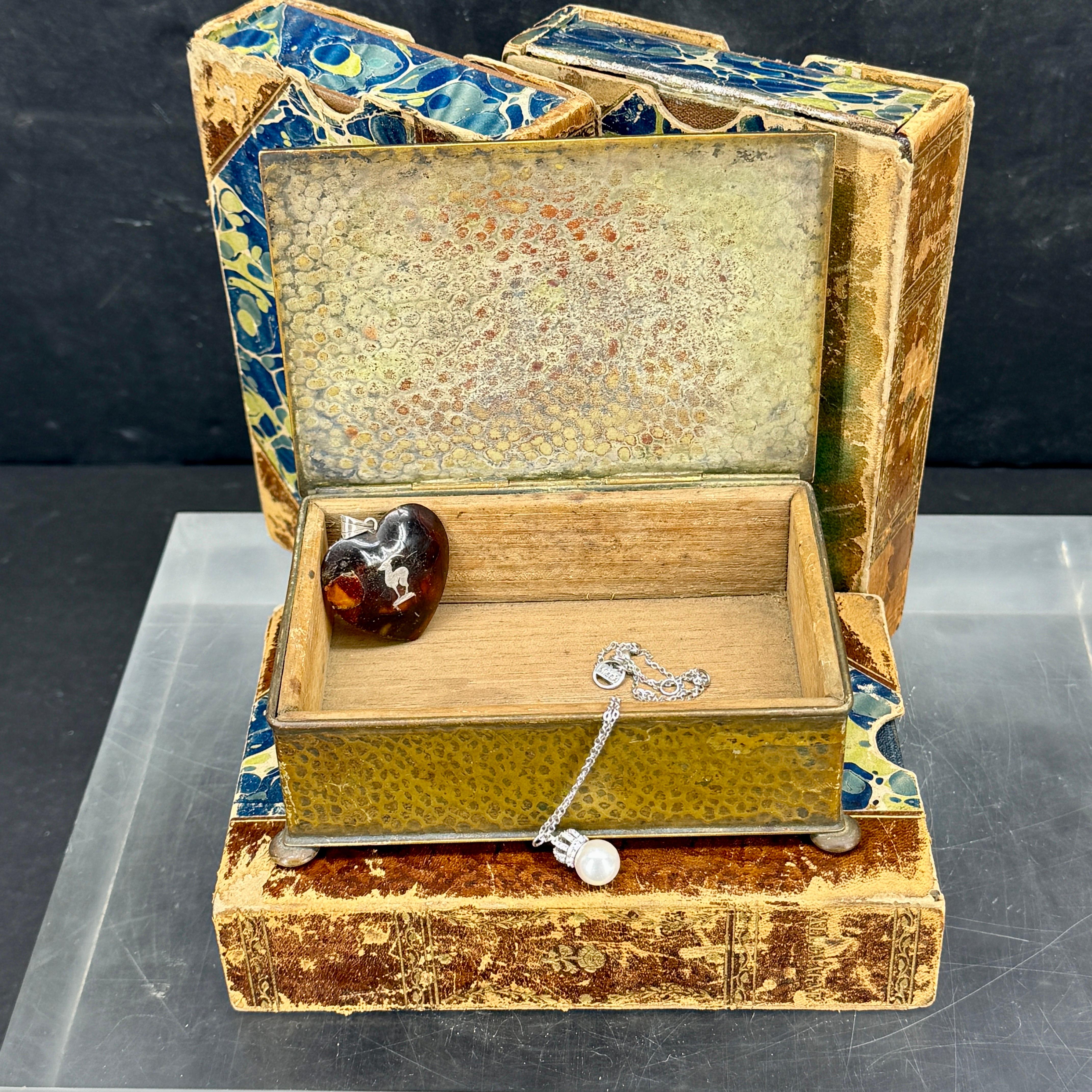 Boîte à bijoux rectangulaire Art Nouveau en bronze Wood Wood en vente 3