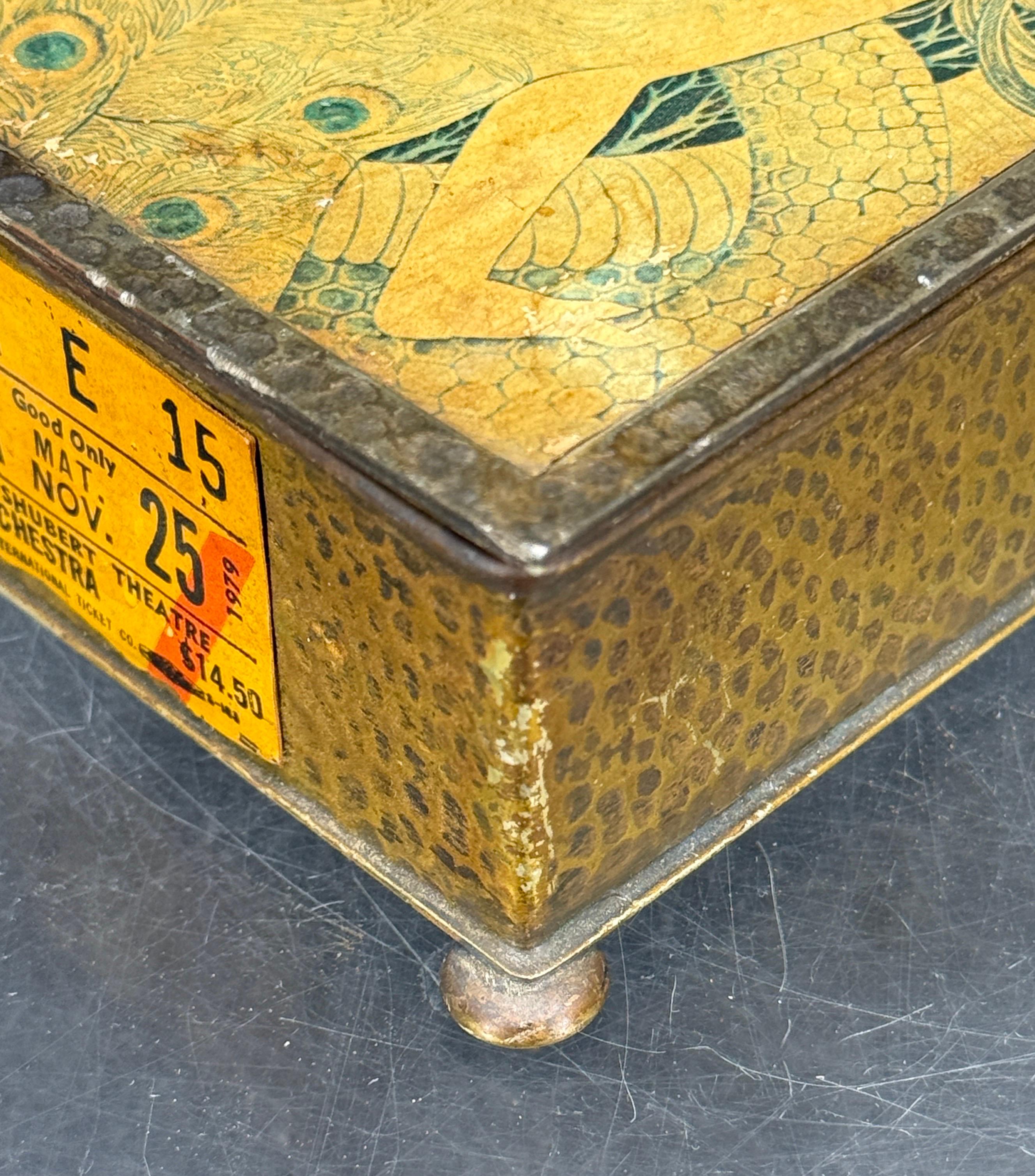 20ième siècle Boîte à bijoux rectangulaire Art Nouveau en bronze Wood Wood en vente