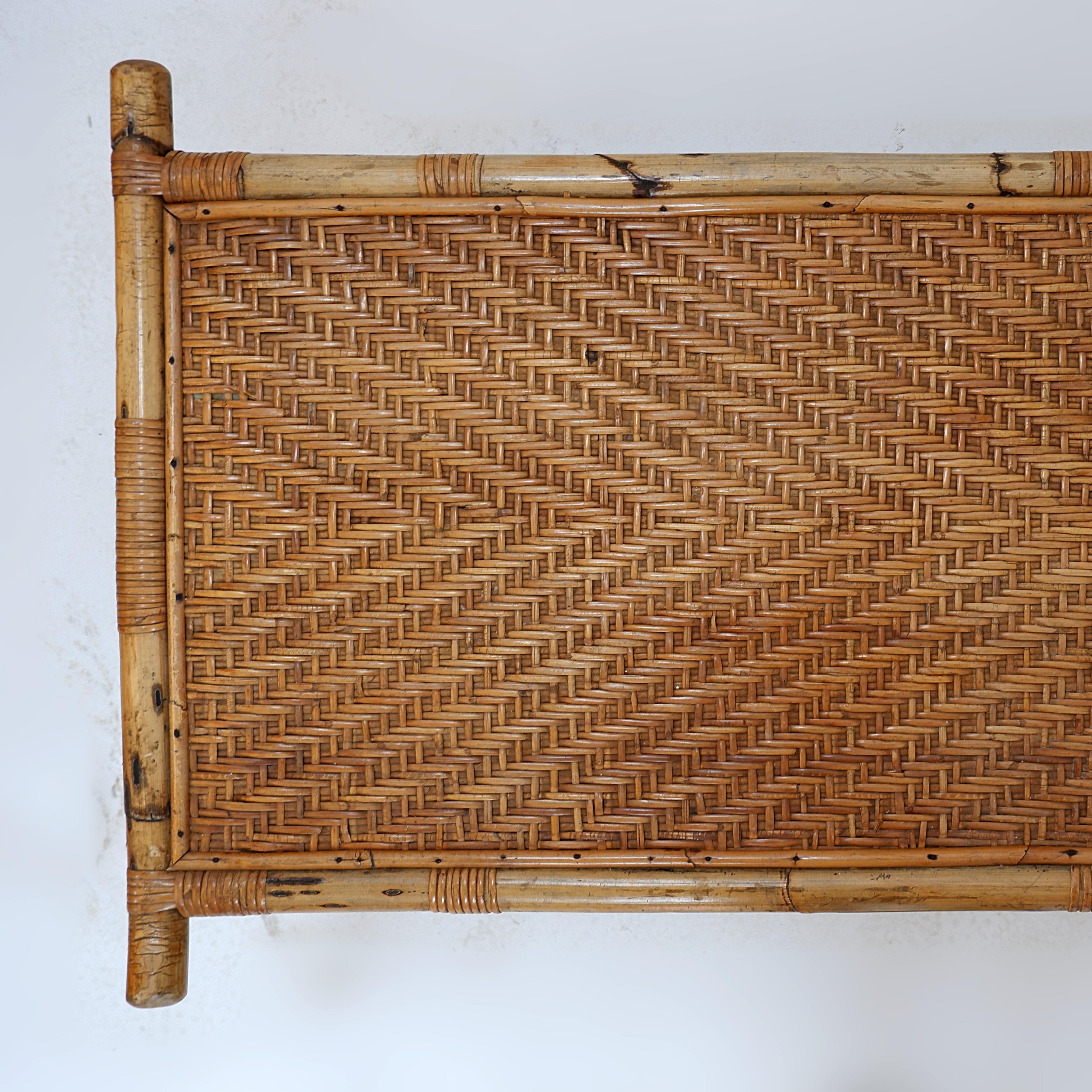 Table basse rectangulaire en bambou et rotin - années 1960 en vente 6