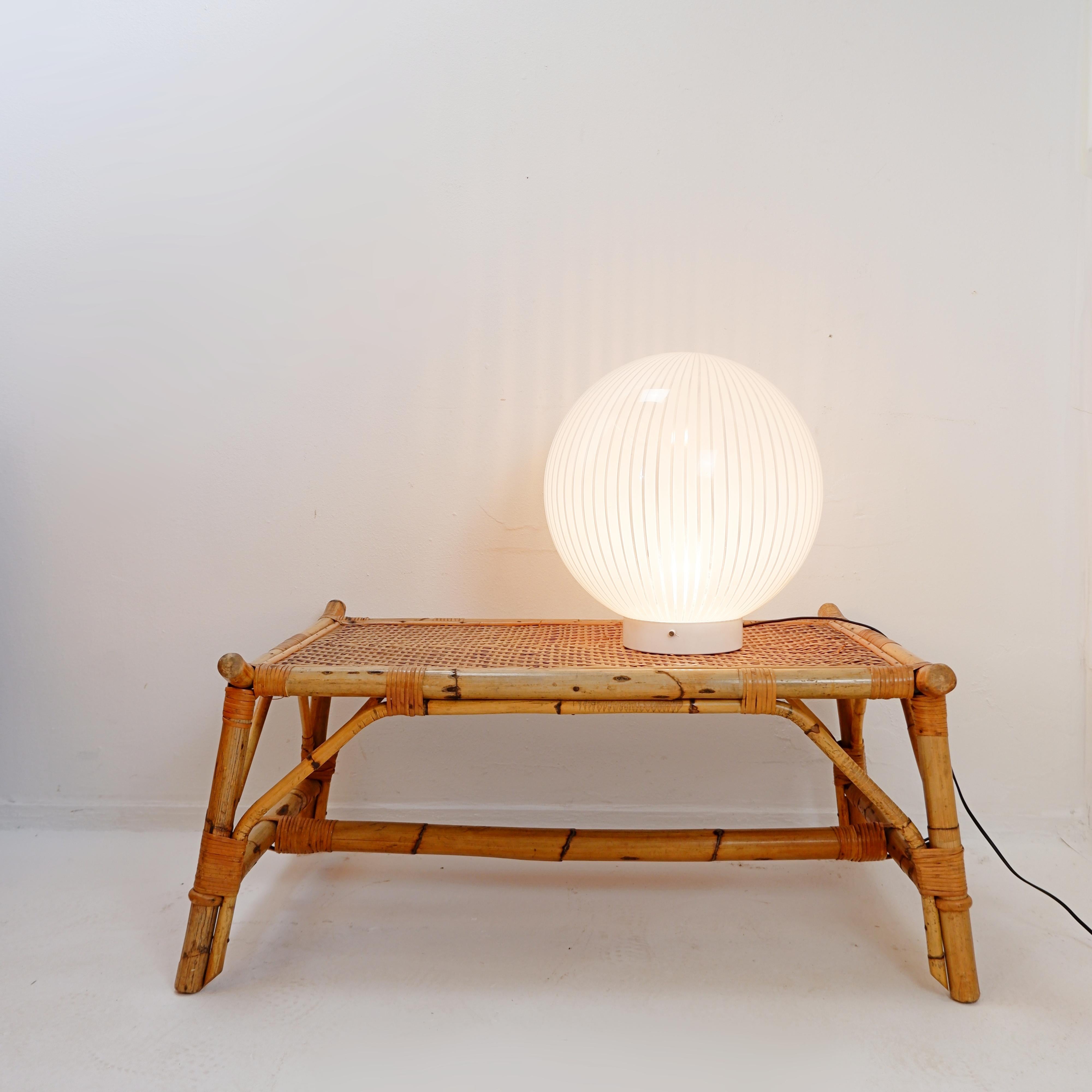 Table basse rectangulaire en bambou et rotin - années 1960 en vente 10