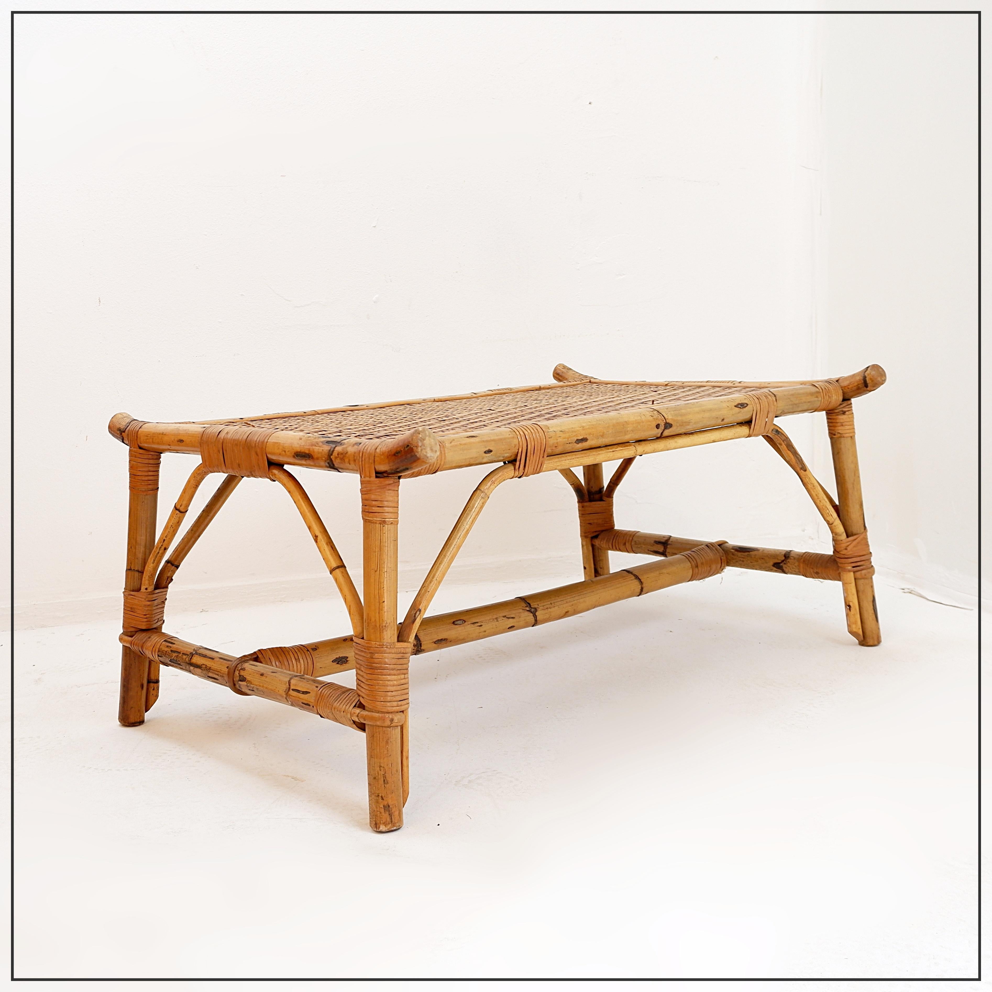 Table basse rectangulaire en bambou et rotin - années 1960 en vente 3