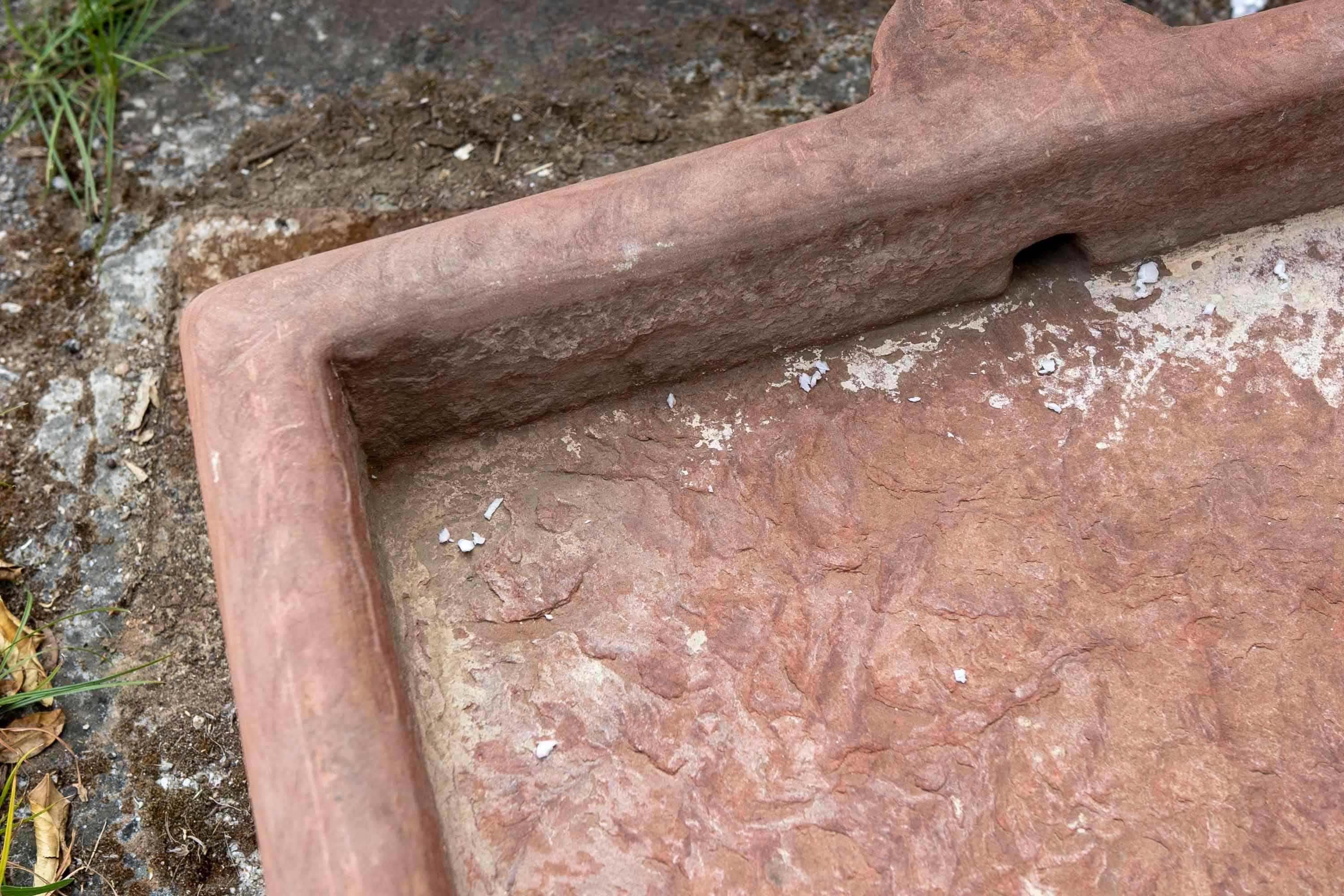 Rectangular Basin with Hand-Carved Red Stone Spout For Sale 7