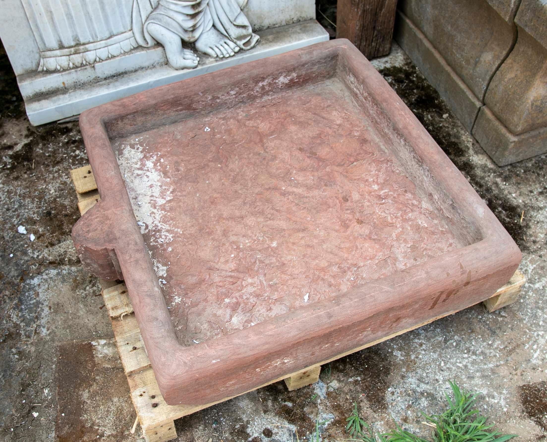 Rectangular Basin with Hand-Carved Red Stone Spout For Sale 15