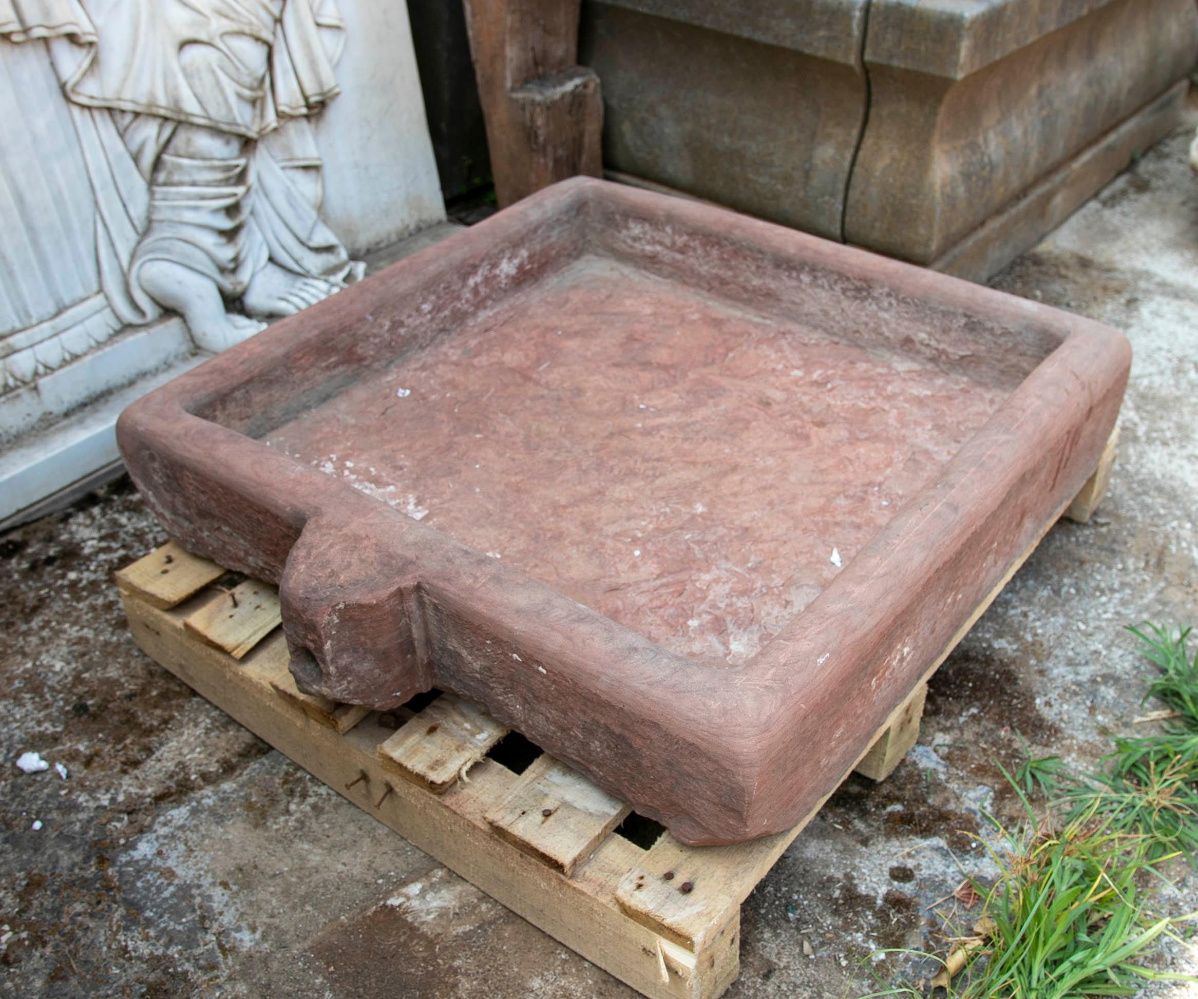 European Rectangular Basin with Hand-Carved Red Stone Spout For Sale