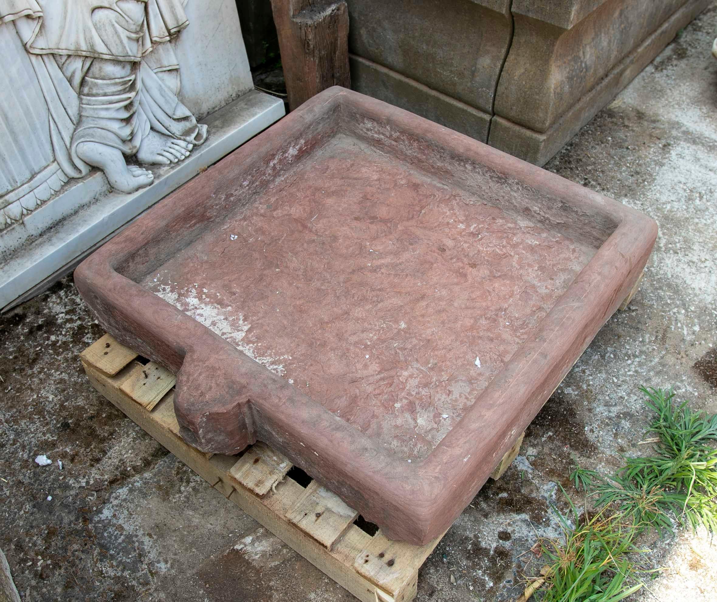 20th Century Rectangular Basin with Hand-Carved Red Stone Spout For Sale