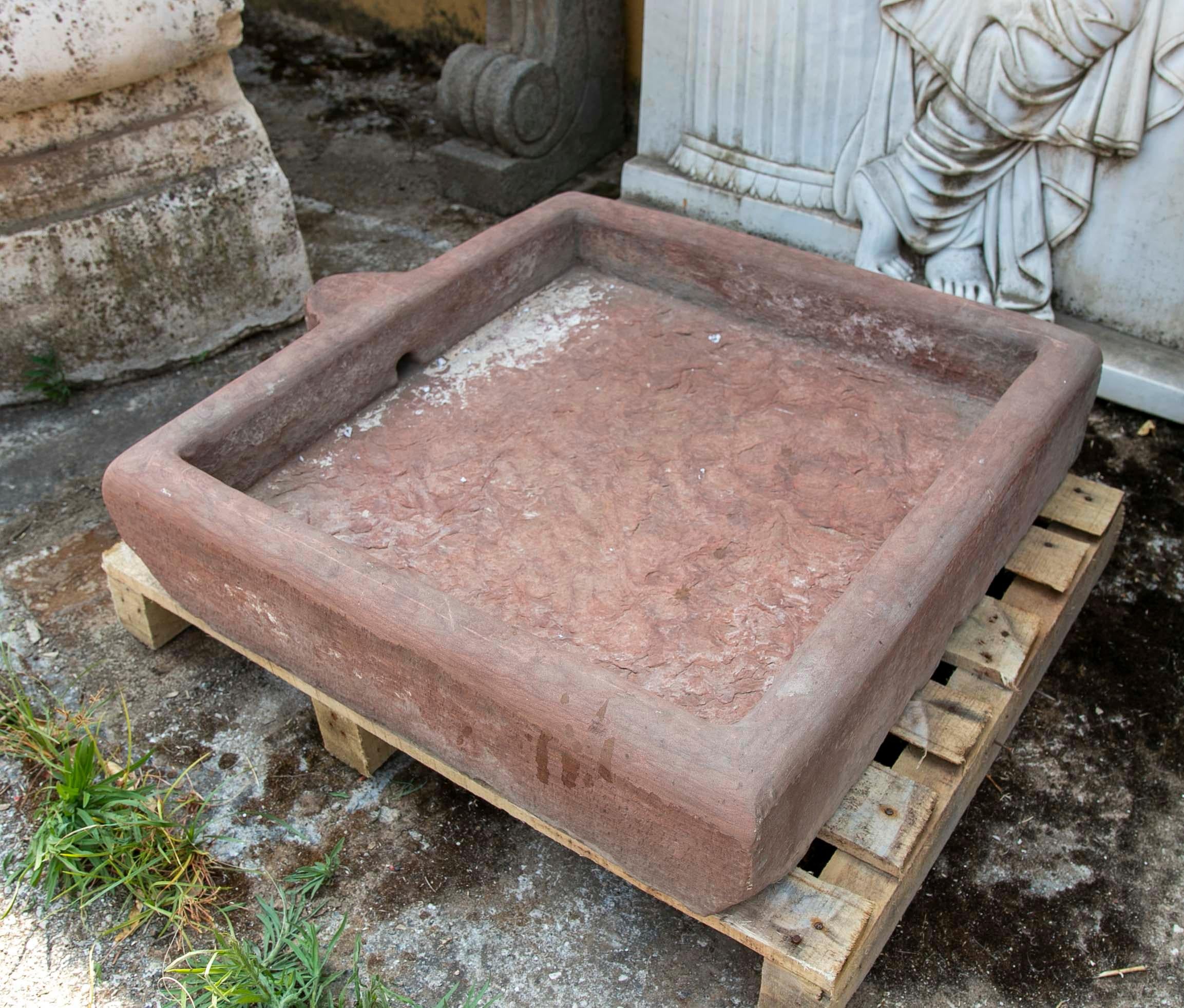 Rectangular Basin with Hand-Carved Red Stone Spout For Sale 1