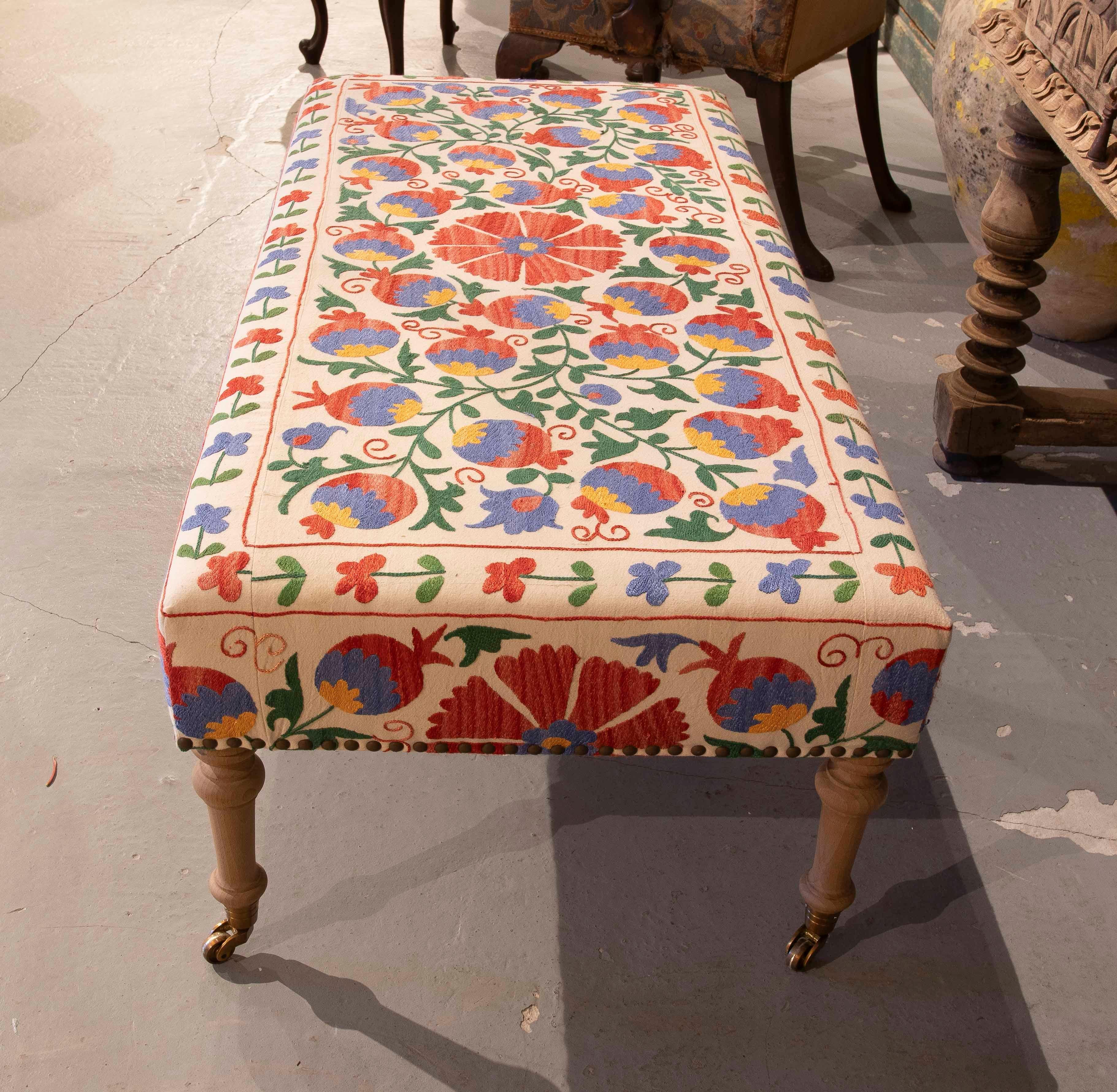 Tissu Banc rectangulaire avec tapisserie florale brodée