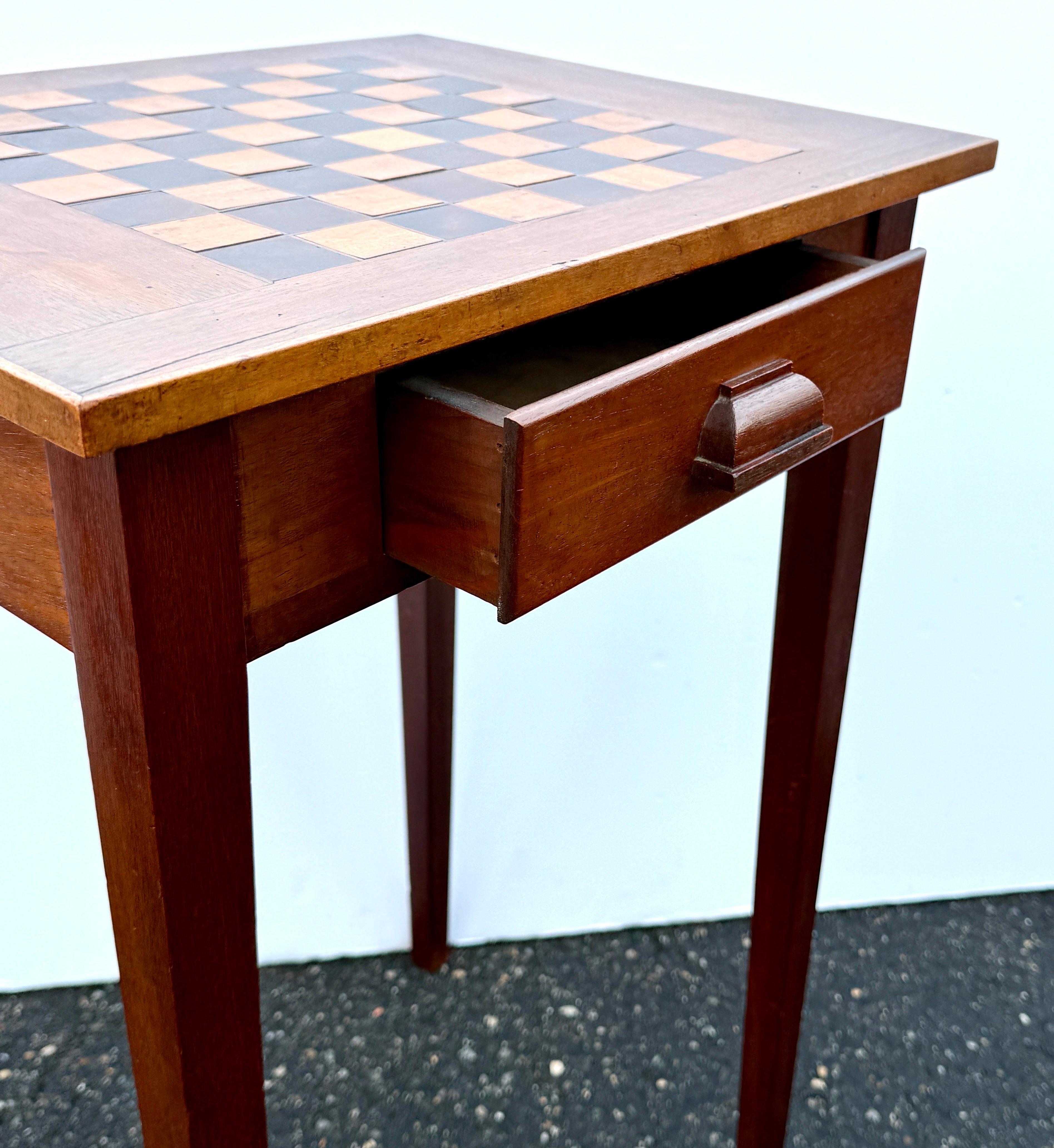 Américain Table d'appoint rectangulaire Biedermeyer Game Chess avec tiroir en vente
