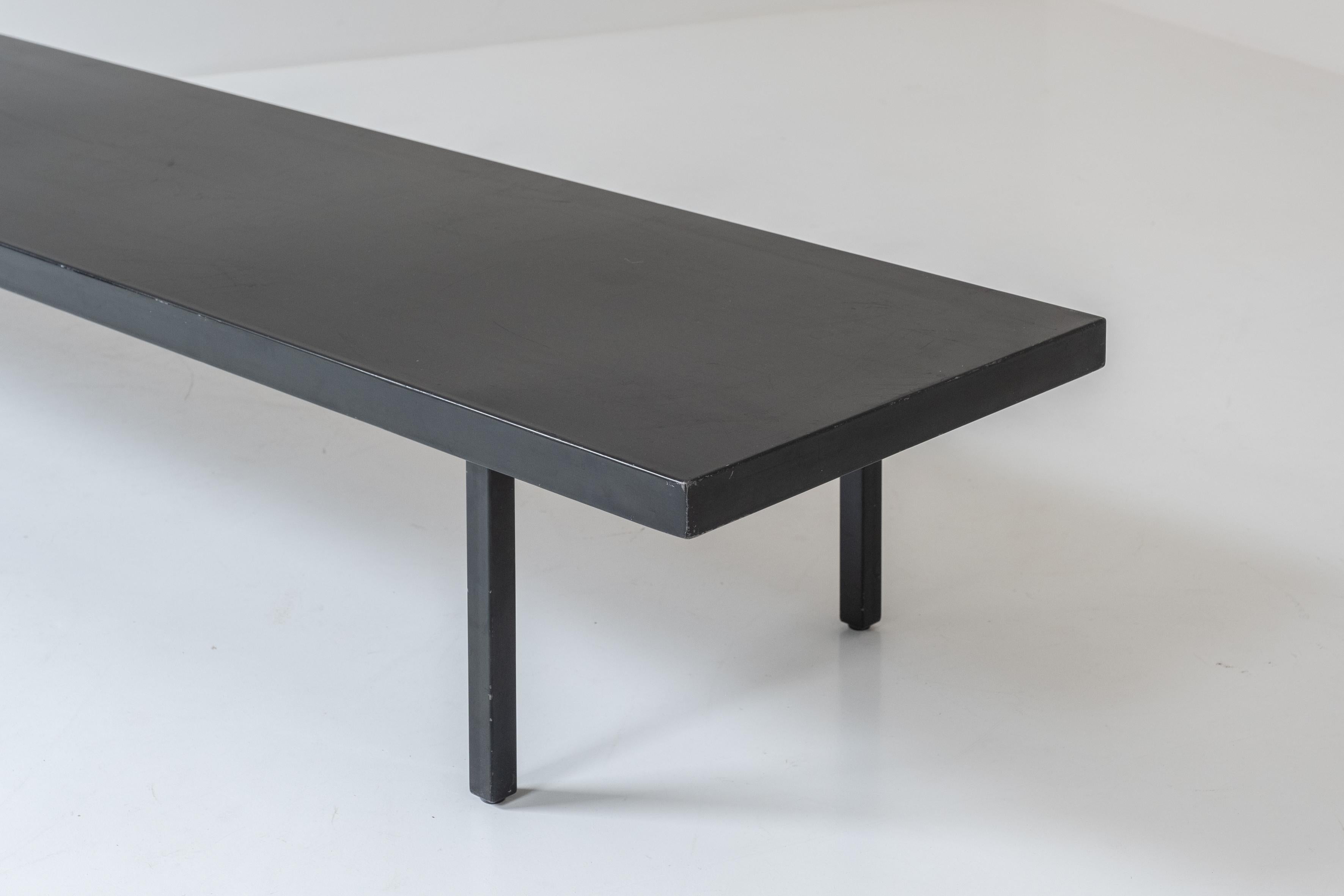 Rectangular black lacquered coffee table dating from the 1950s. In Good Condition For Sale In Antwerp, BE