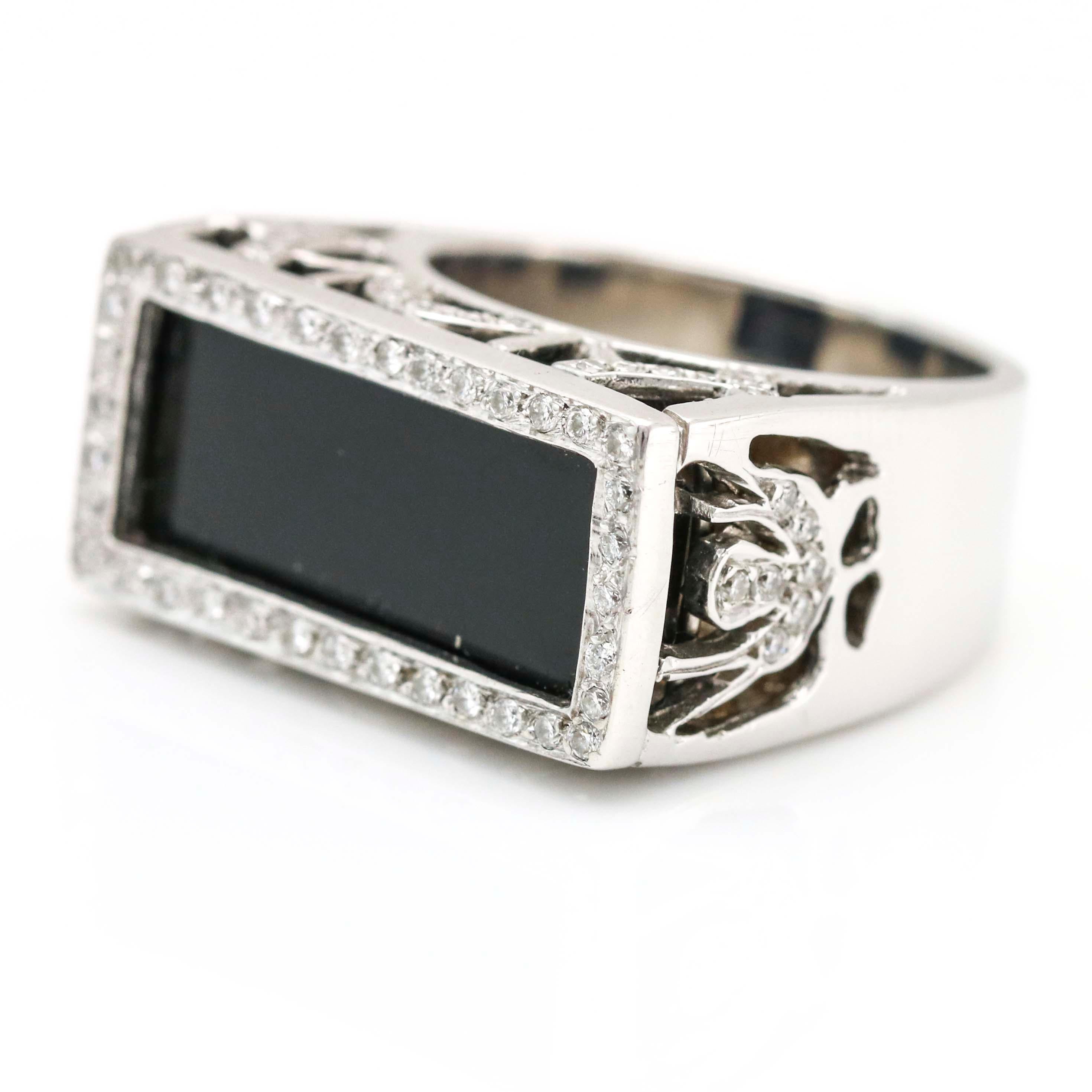 Contemporary Rectangular Black Onyx 18 Karat White Gold Ring with Diamonds For Sale
