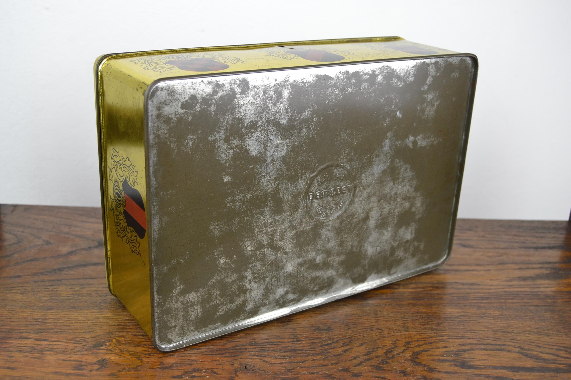 Bordeaux Storage Tin with Knight Helmet, Knightstick, Rifle, 1950s For Sale 6