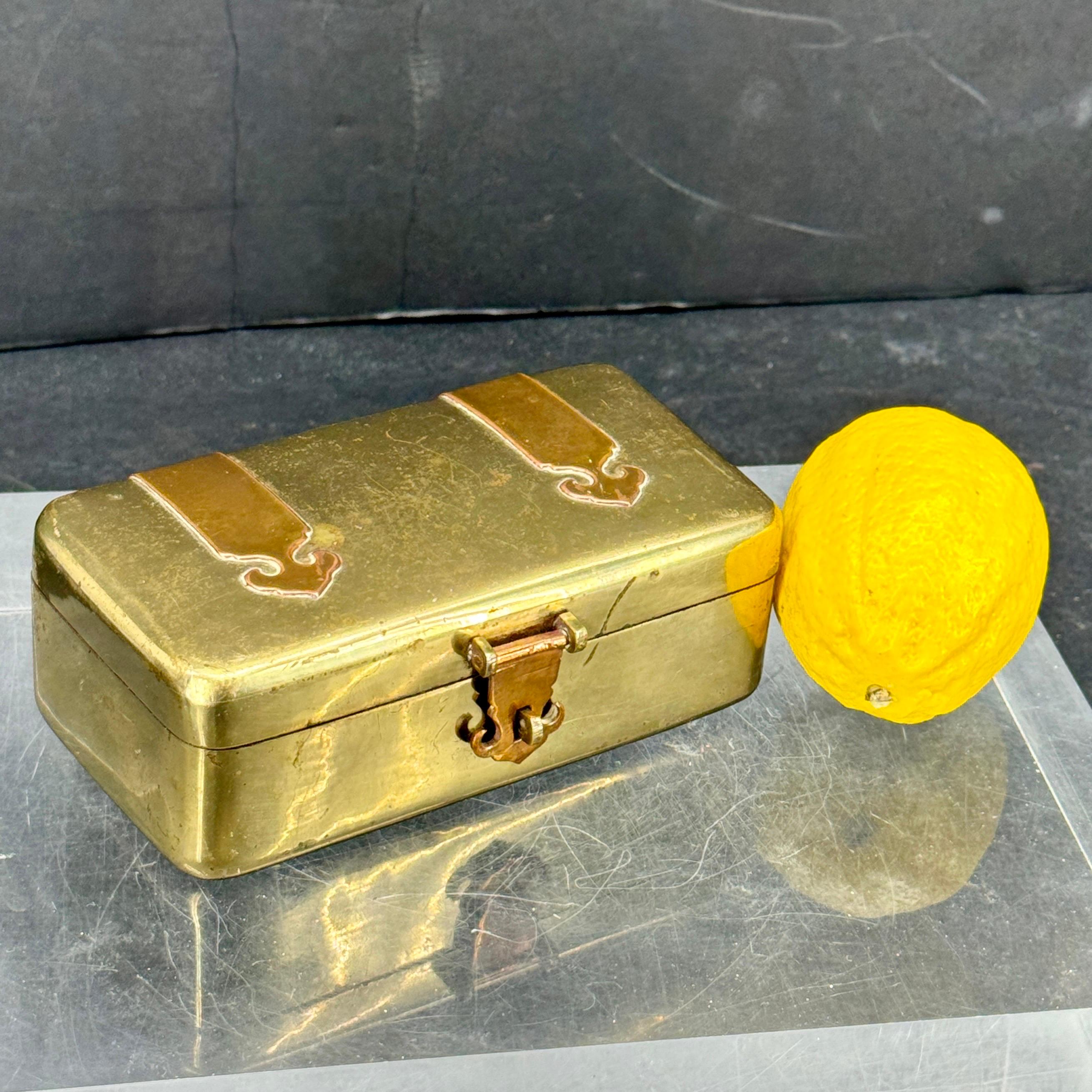Boîte à bijoux rectangulaire en laiton et bois de bronze, années 1950 en vente 7