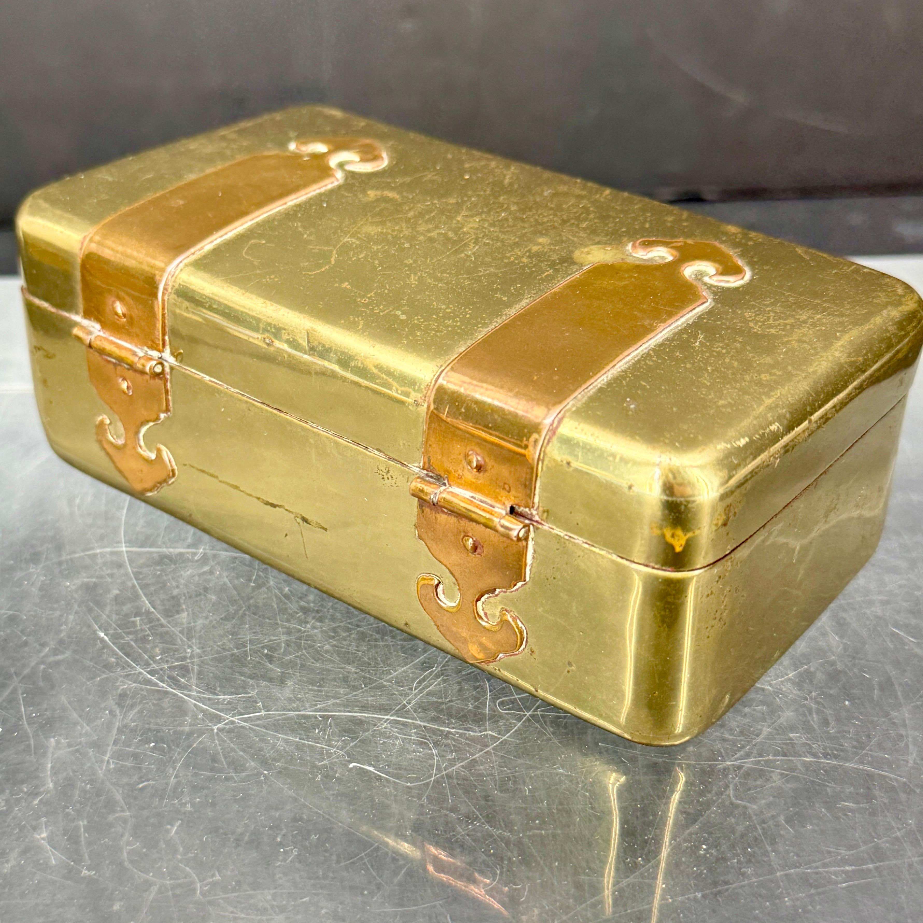 Fait main Boîte à bijoux rectangulaire en laiton et bois de bronze, années 1950 en vente