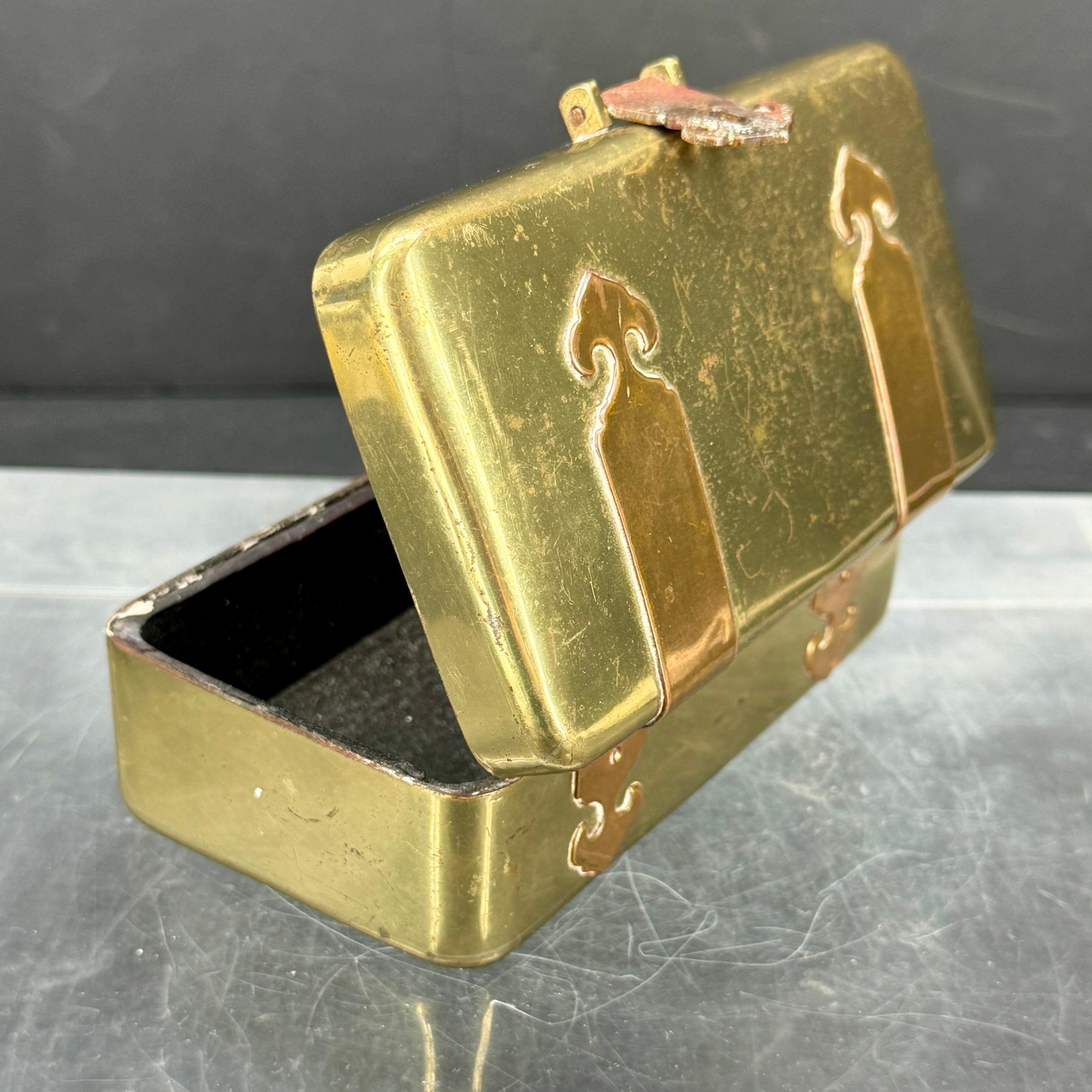 Boîte à bijoux rectangulaire en laiton et bois de bronze, années 1950 Bon état - En vente à Haddonfield, NJ
