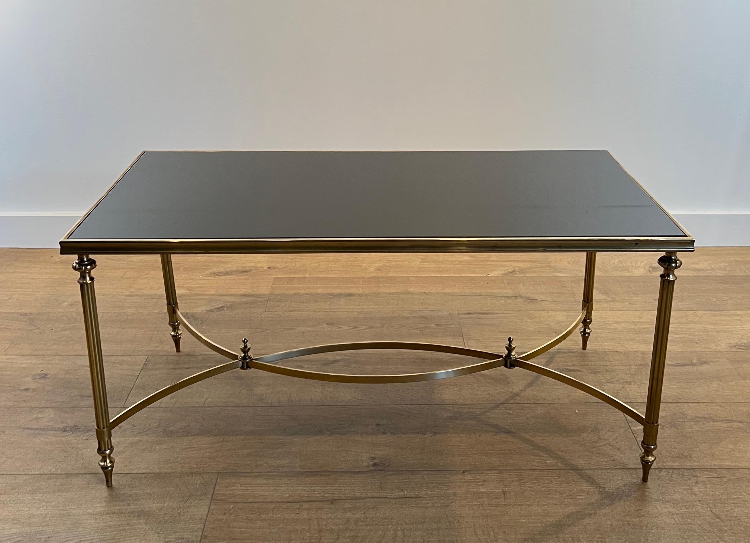 Table basse rectangulaire en laiton avec plateau en verre laqué noir par Maison Jansen en vente 4