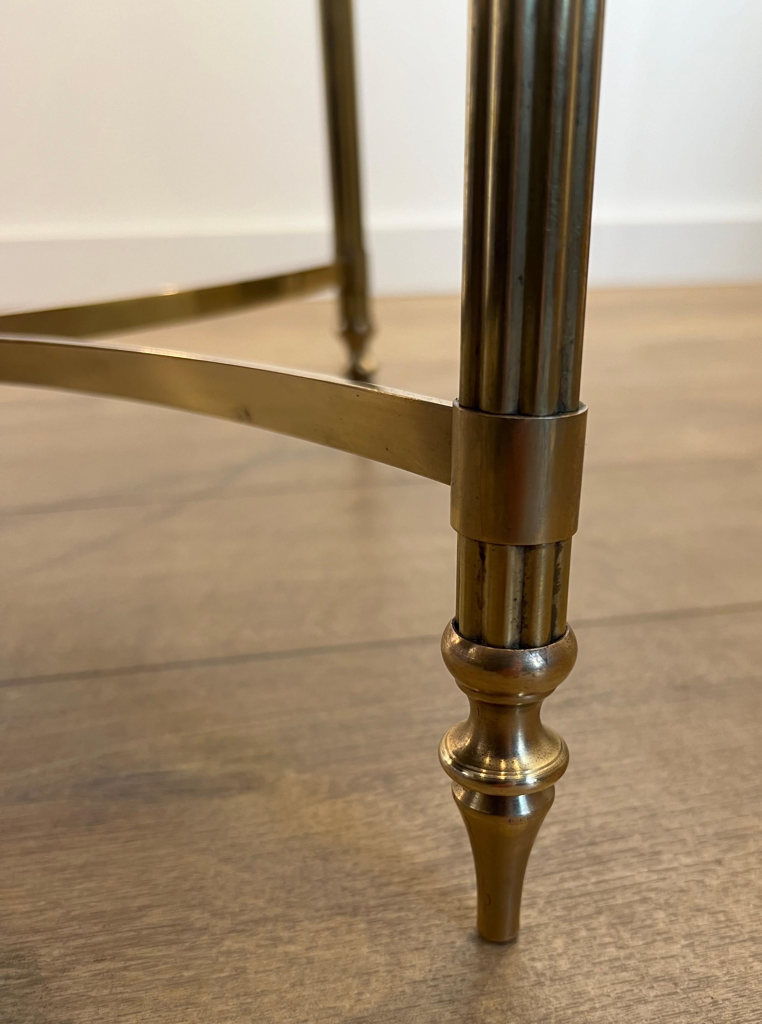 Table basse rectangulaire en laiton avec plateau en verre laqué noir par Maison Jansen en vente 7