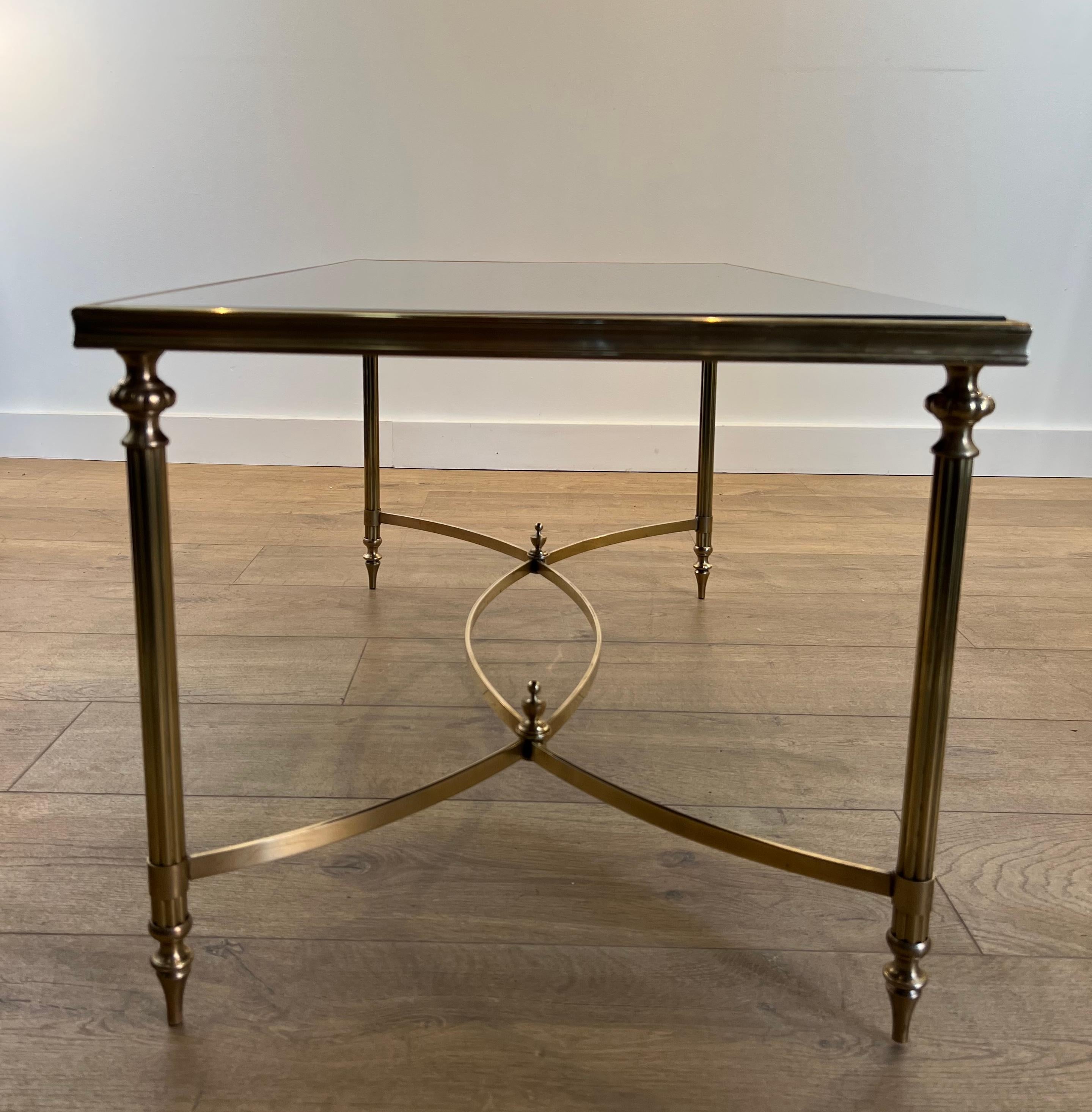 Table basse rectangulaire en laiton avec plateau en verre laqué noir par Maison Jansen en vente 9