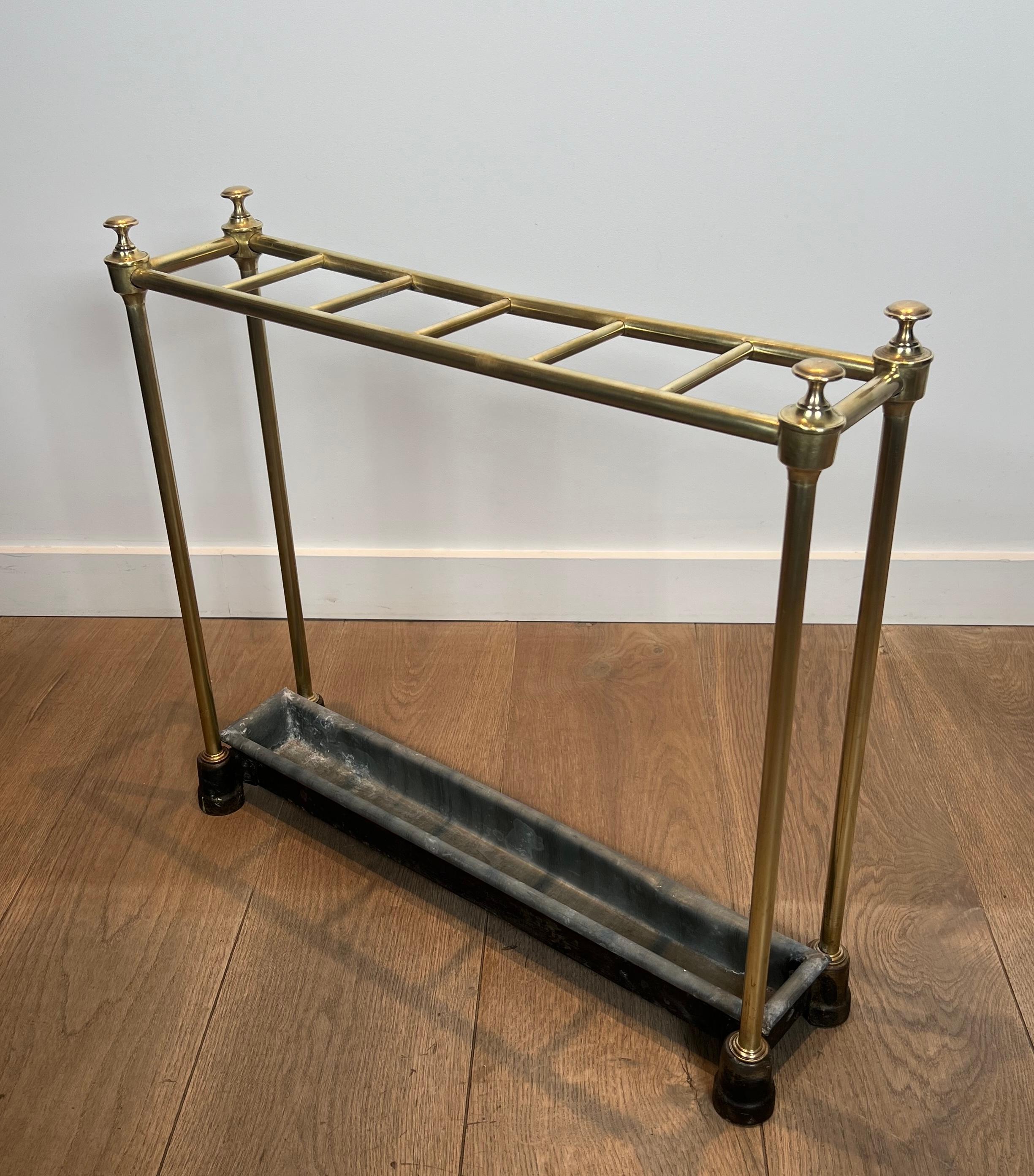 Stand parapluie rectangulaire en laiton en vente 3
