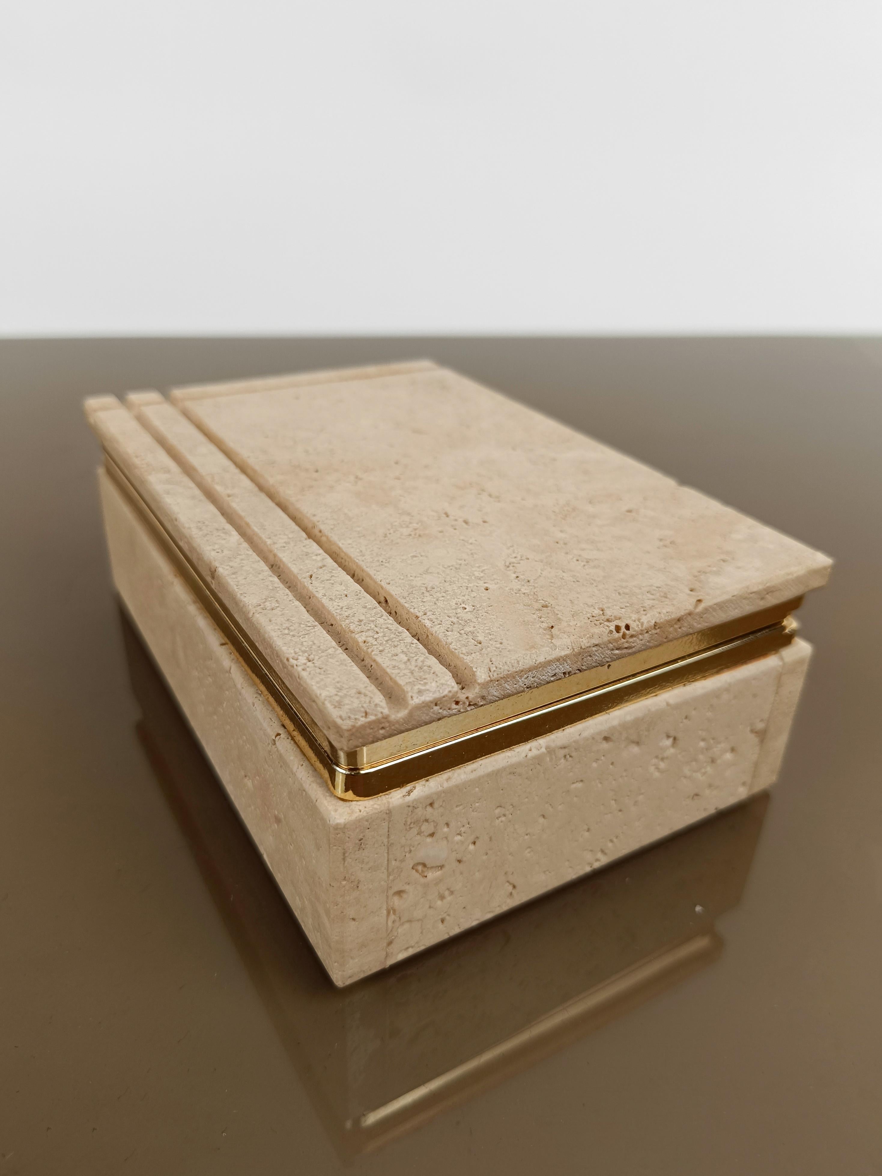 Rectangular Carved Travertine Box in the style of Fratelli Mannelli Italy 1970s  For Sale 4