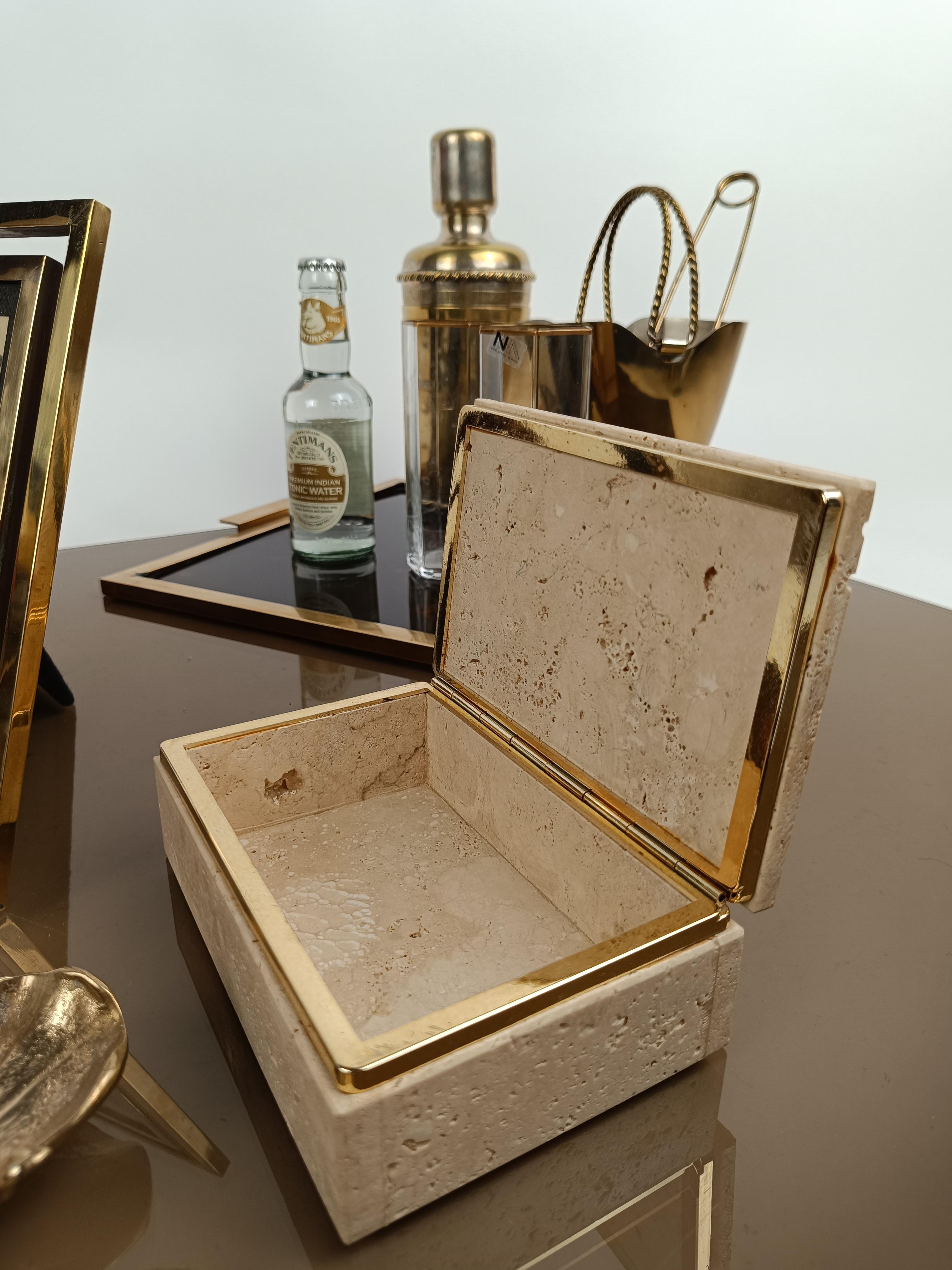 Italian Rectangular Carved Travertine Box in the style of Fratelli Mannelli Italy 1970s For Sale
