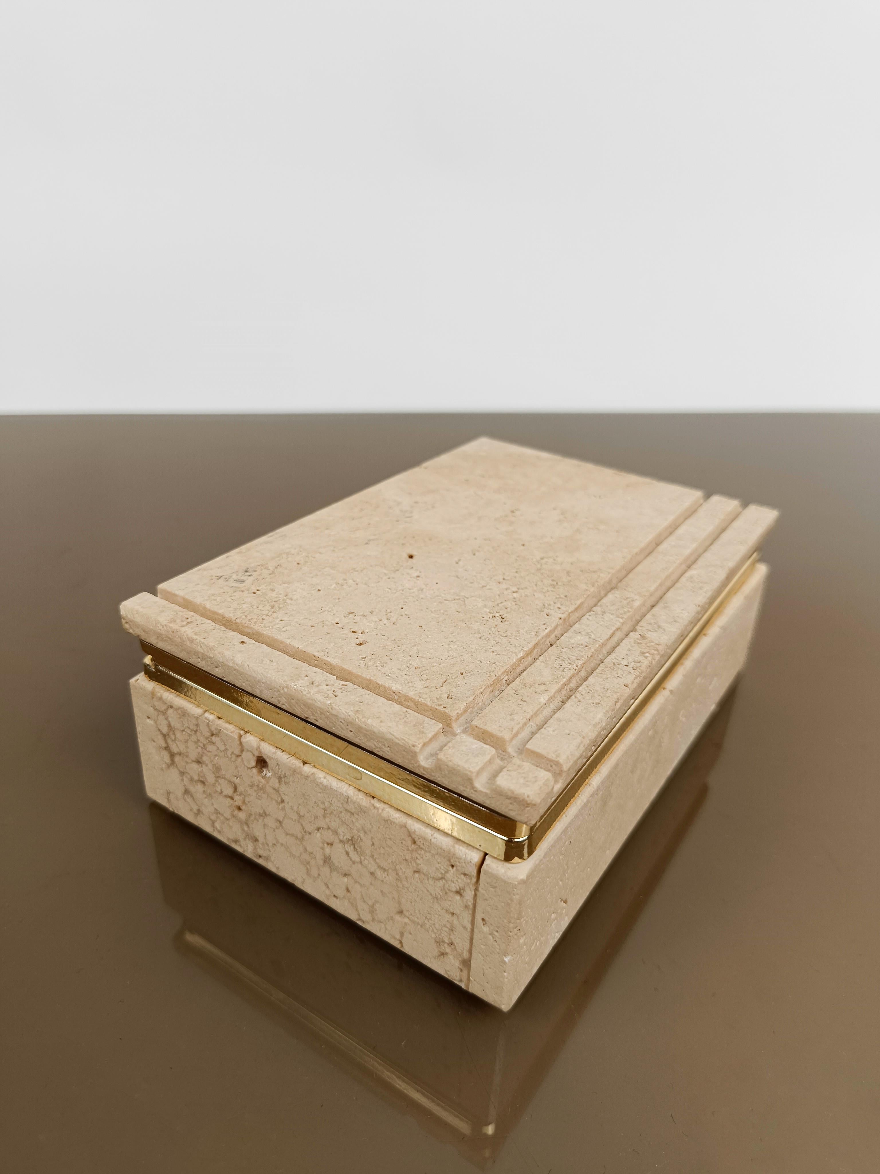 Late 20th Century Rectangular Carved Travertine Box in the style of Fratelli Mannelli Italy 1970s  For Sale