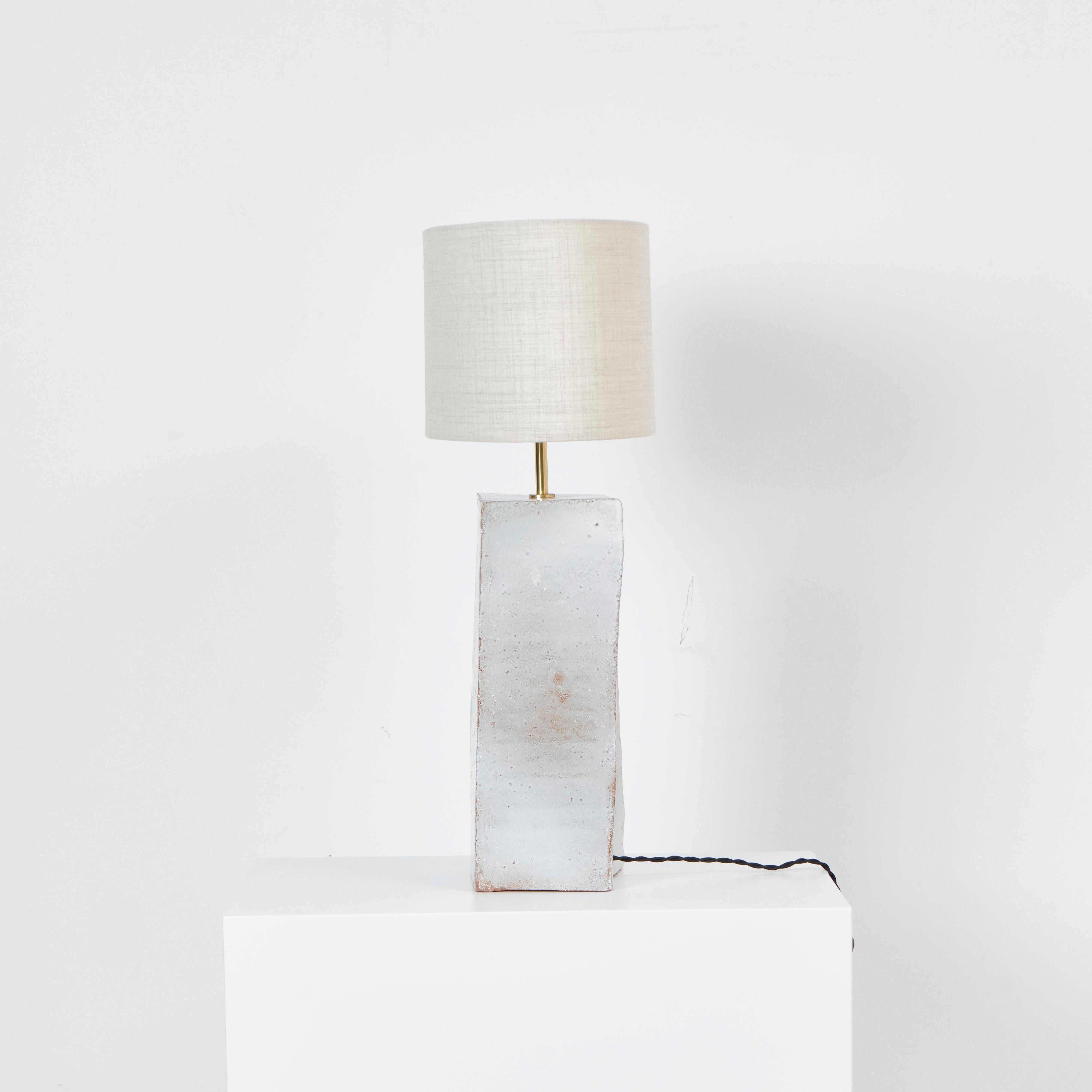 Moderne Lampe rectangulaire en céramique en vente