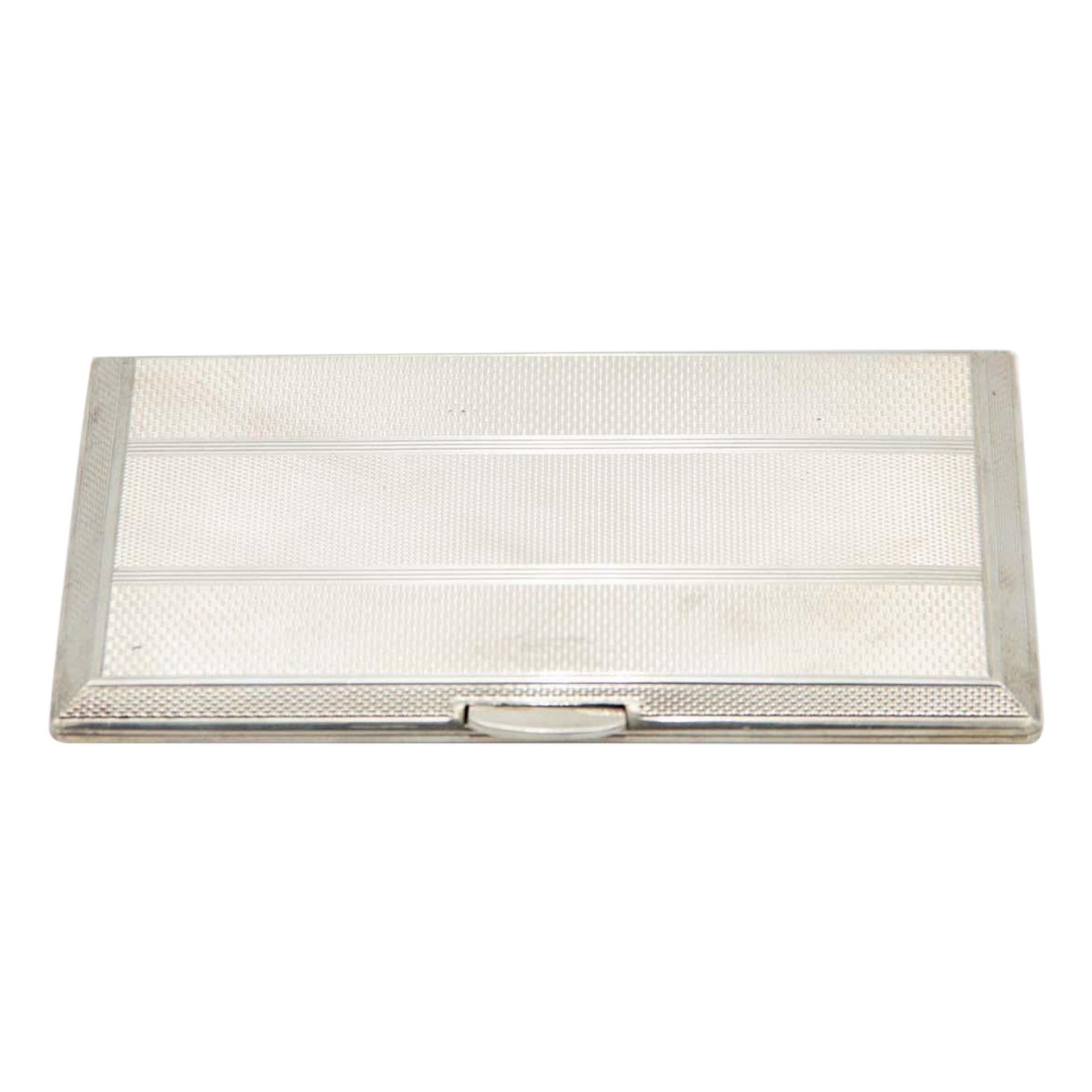 Rectangular cigarette case in guilloche silver