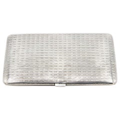 Rectangular cigarette case in guilloche silver