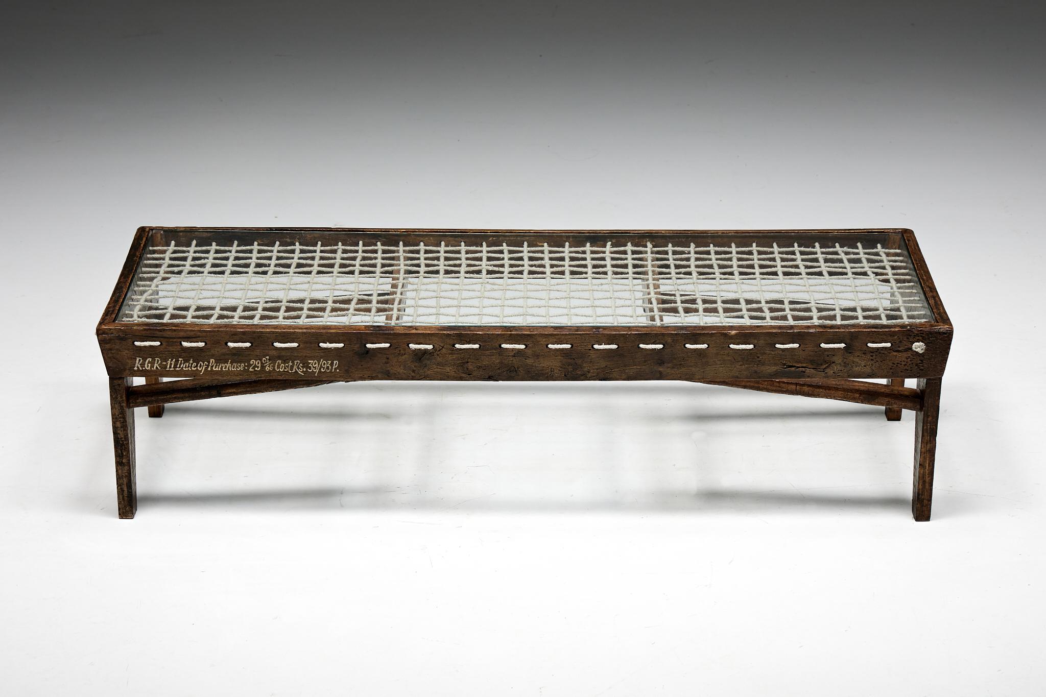 Mid-Century Modern Table basse rectangulaire de Pierre Jeanneret, Chandigarh, années 1960 en vente