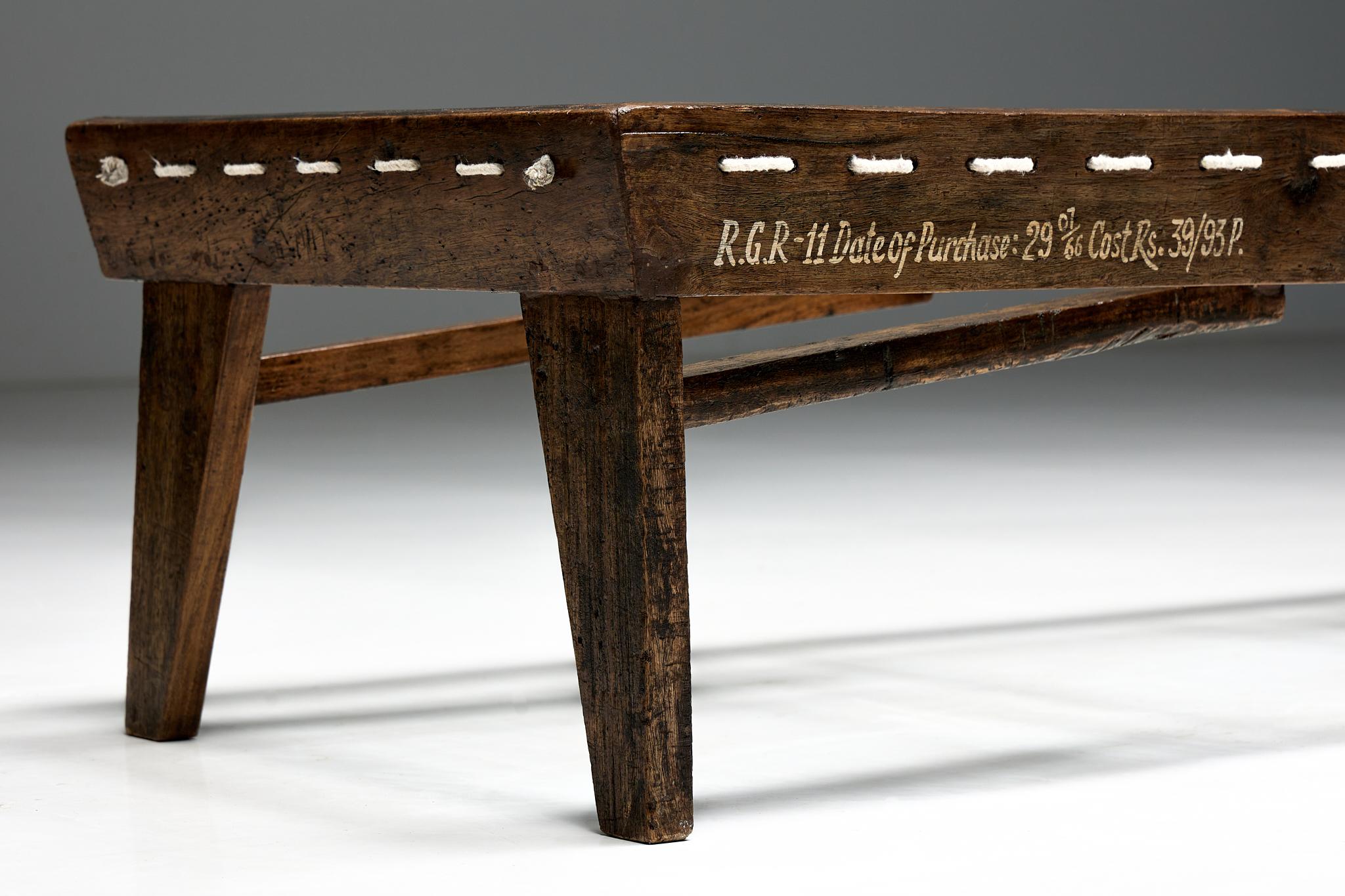 Table basse rectangulaire de Pierre Jeanneret, Chandigarh, années 1960 en vente 1