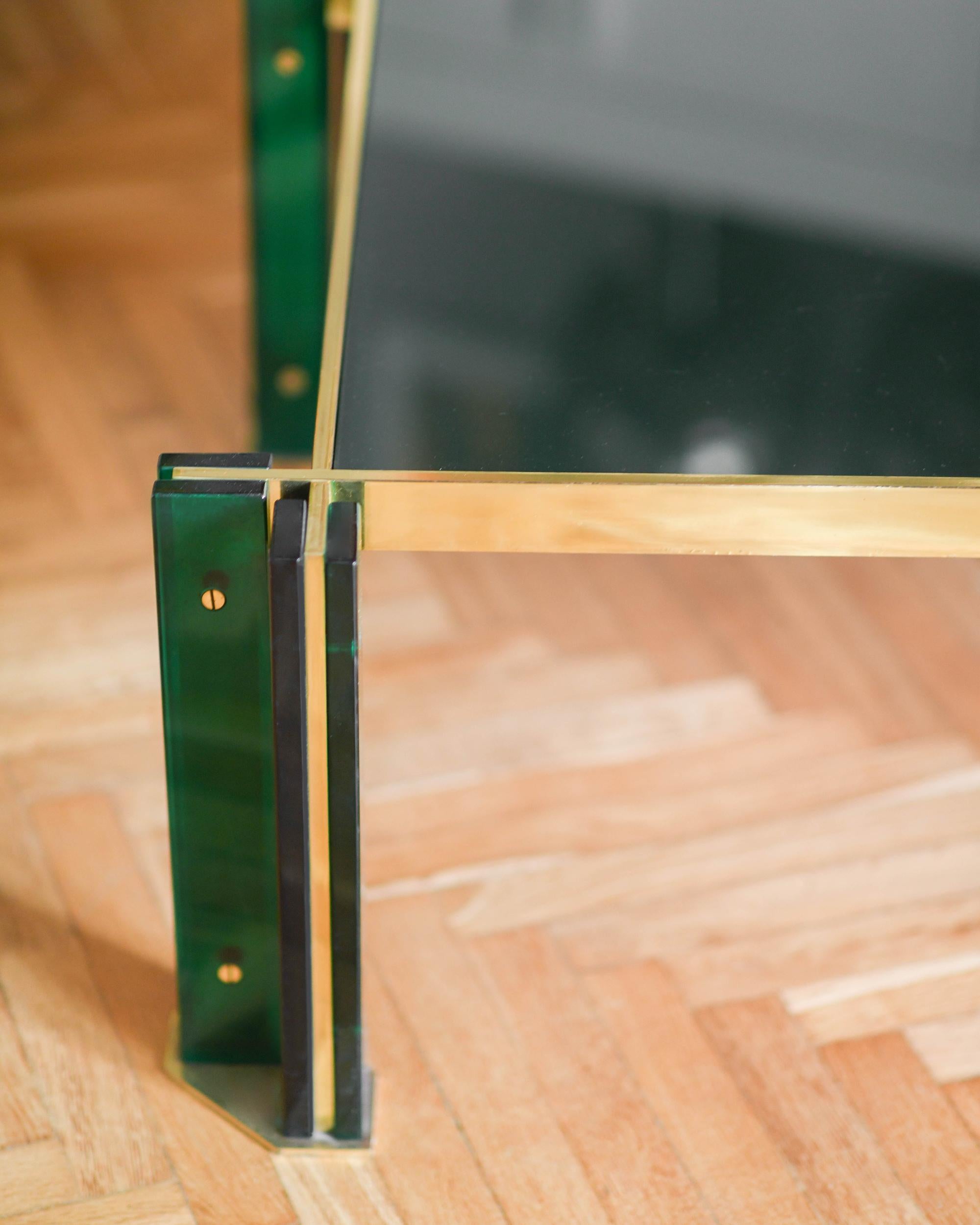 Italian Rectangular Coffee Table 1970s Made of Brass and Green Glass For Sale