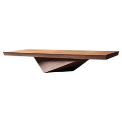 Solace 23 : Table basse sophistiquée en bois massif avec lignes angulaires
