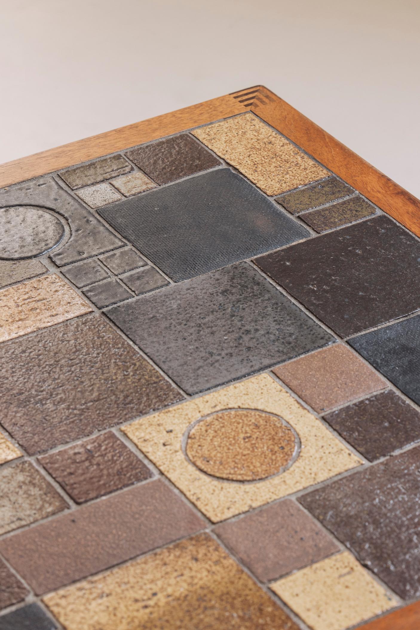 Mesa de centro rectangular de cerámica esmaltada abstracta, Dinamarca años 60. en venta 5