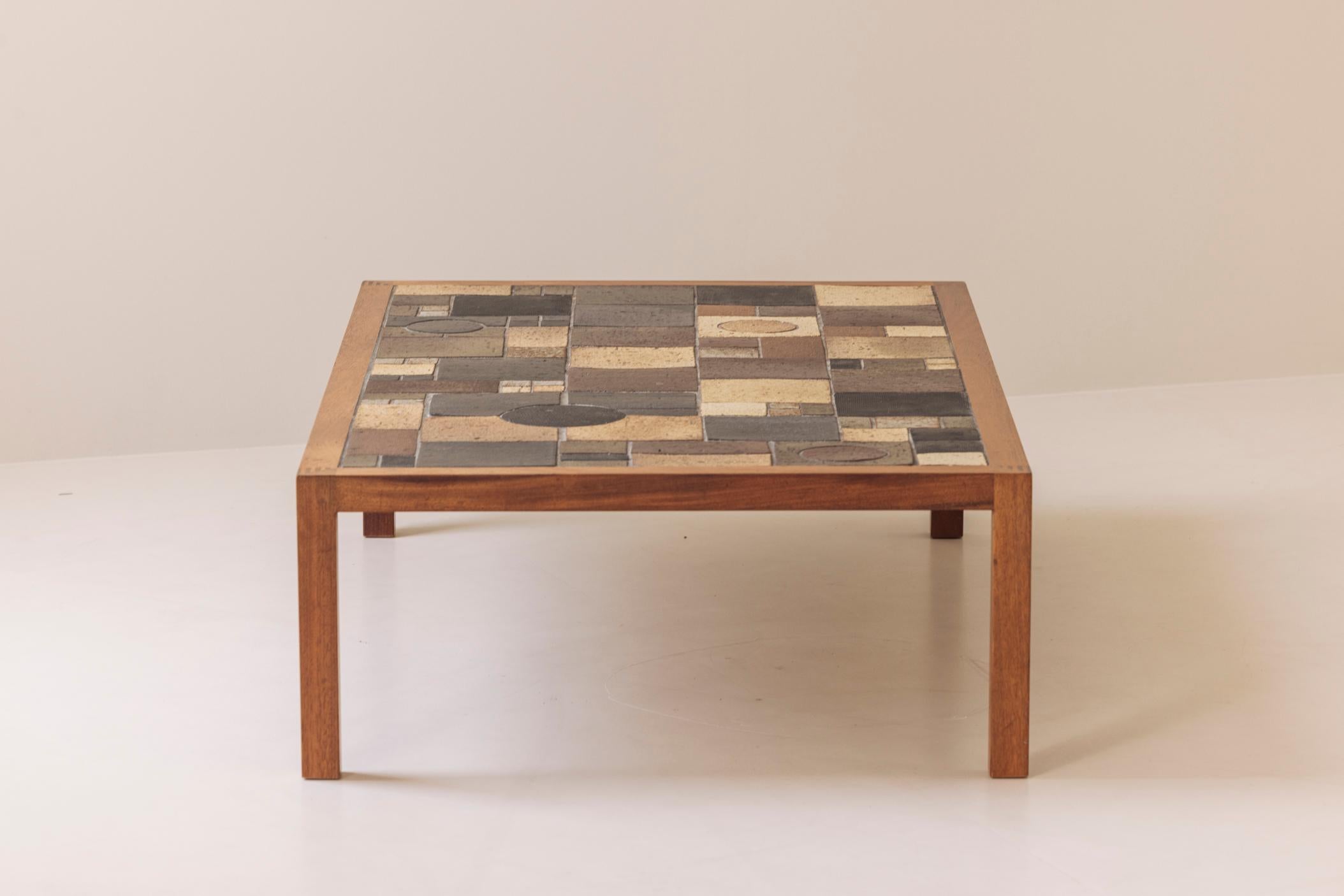Mesa de centro rectangular de cerámica esmaltada abstracta, Dinamarca años 60. en venta 9
