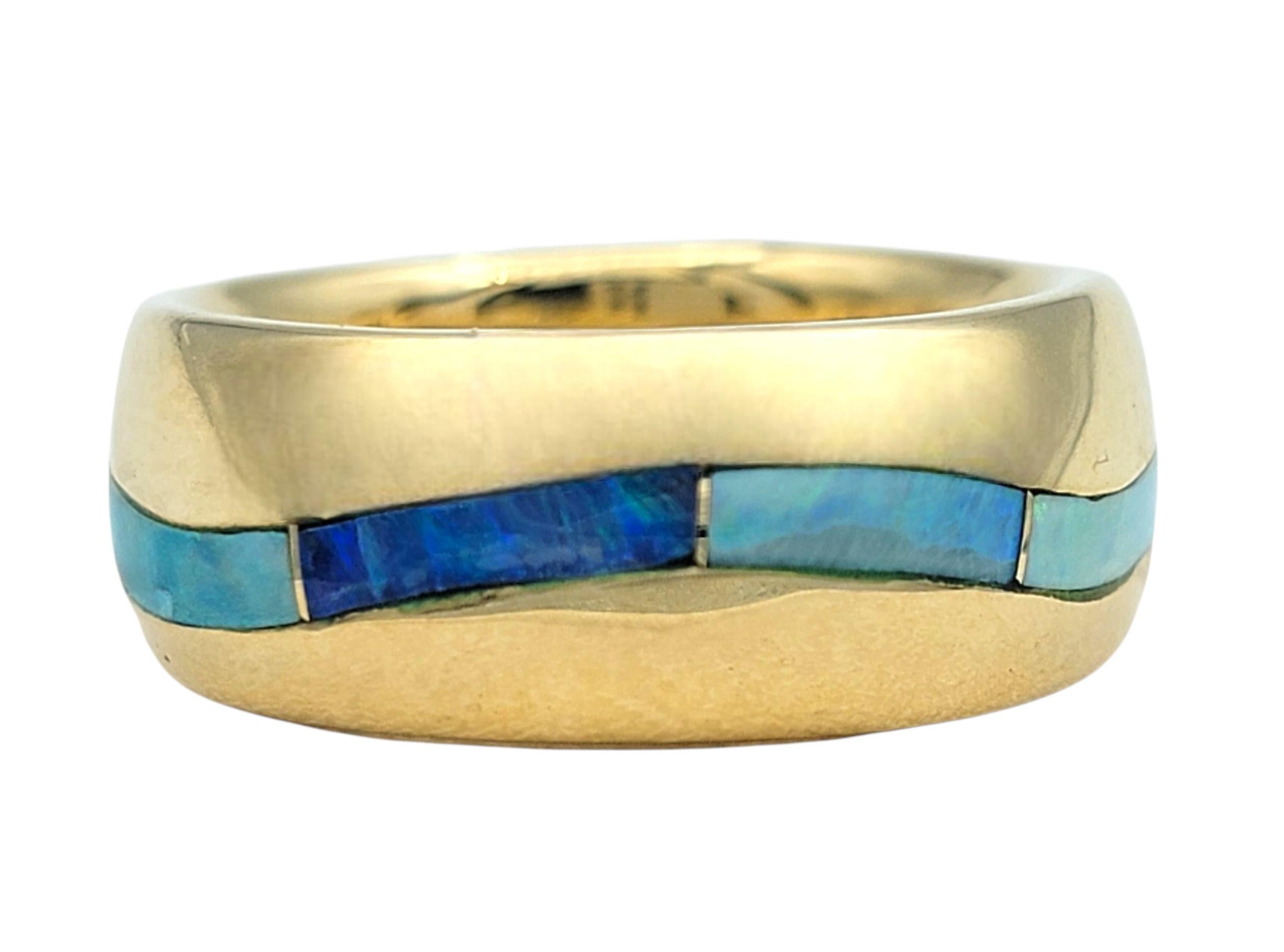 Poli au tonneau Bague d'éternité en or jaune 14 carats avec incrustation d'opale rectangulaire et incurvée en vente