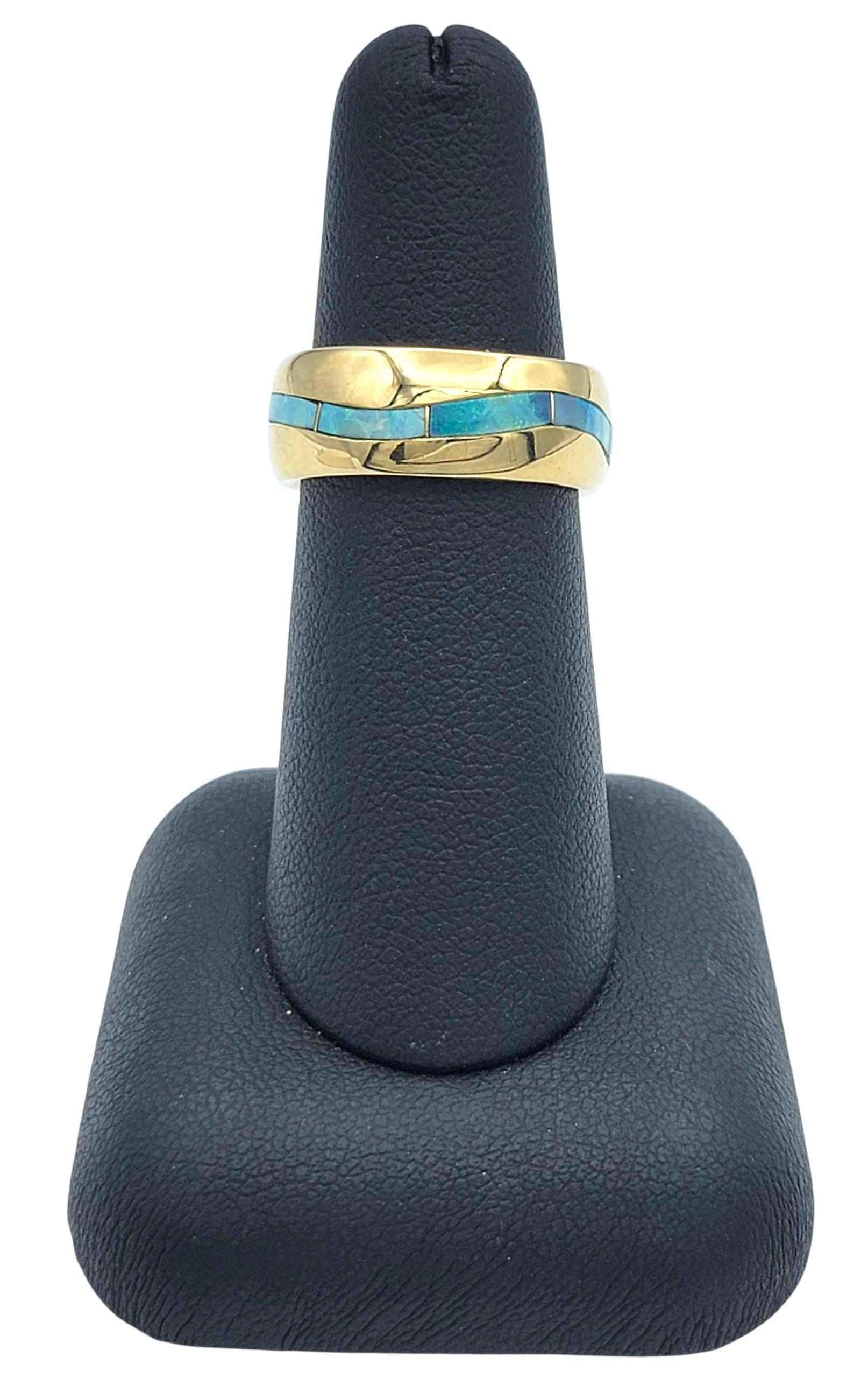 Bague d'éternité en or jaune 14 carats avec incrustation d'opale rectangulaire et incurvée en vente 3
