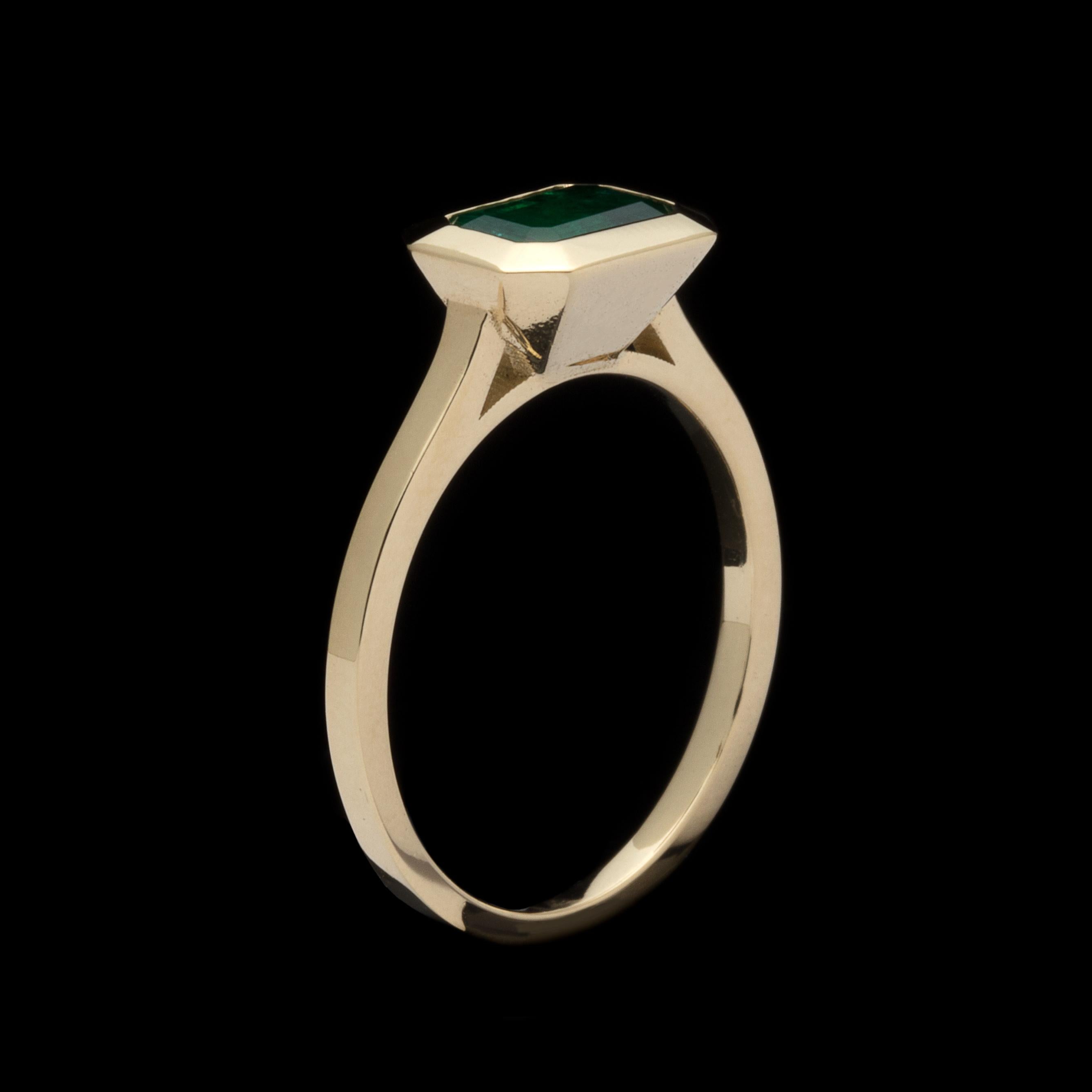 Emerald Cut Rectangular-Cut Emerald and 18 Karat Yellow Gold Ring
