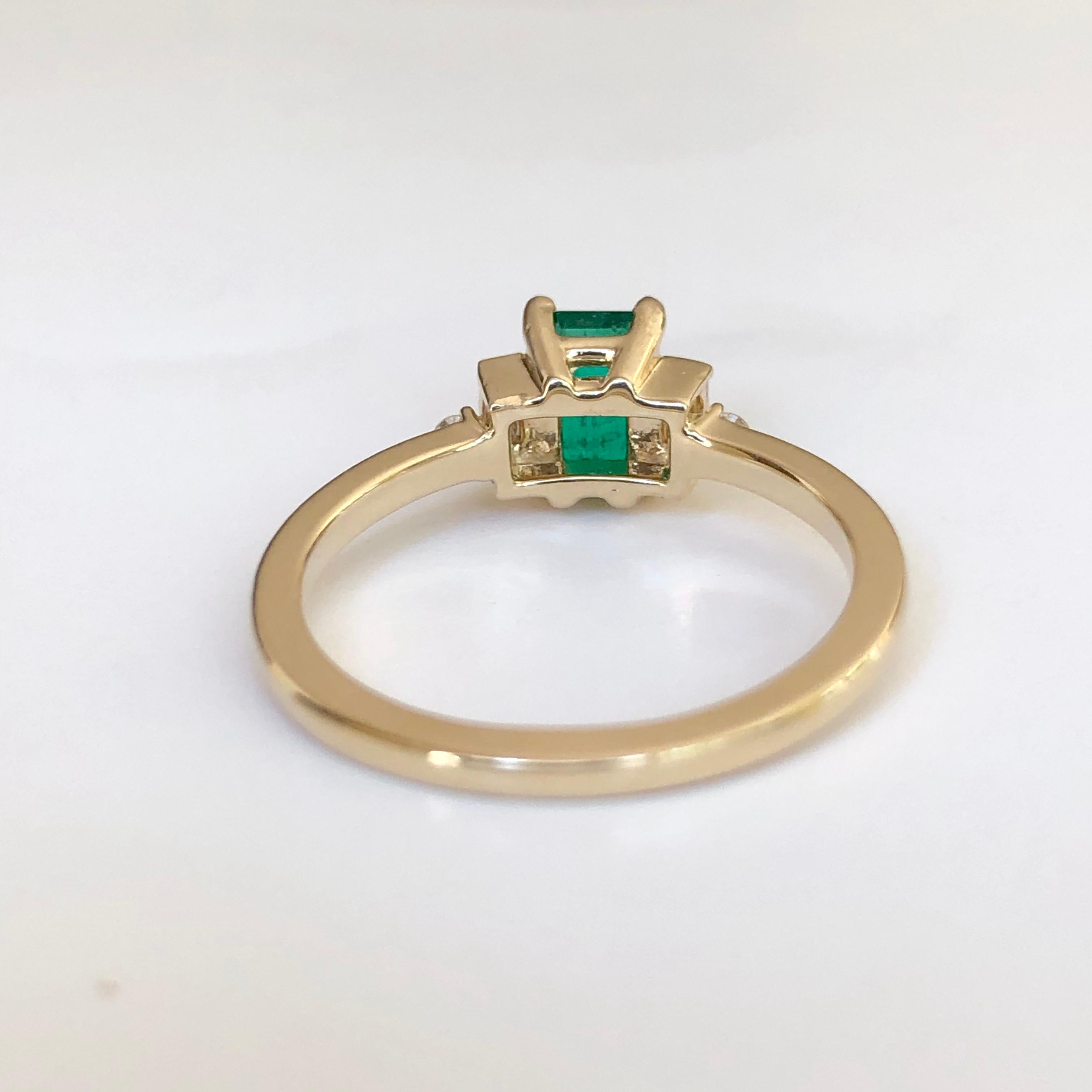 Rectangular Cut Emerald and Diamond Ring Gold For Sale 1
