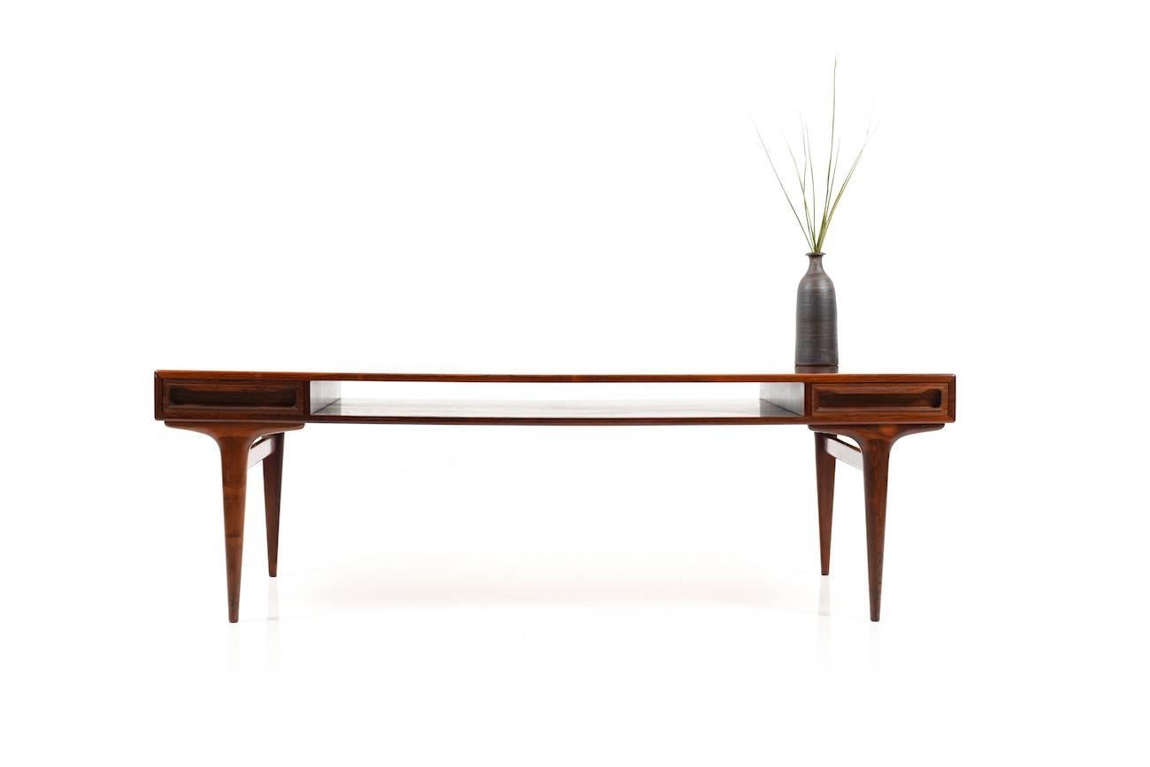 Rectangular Danish Rosewood Sofa Table with Two Drawers In Good Condition For Sale In Handewitt, DE