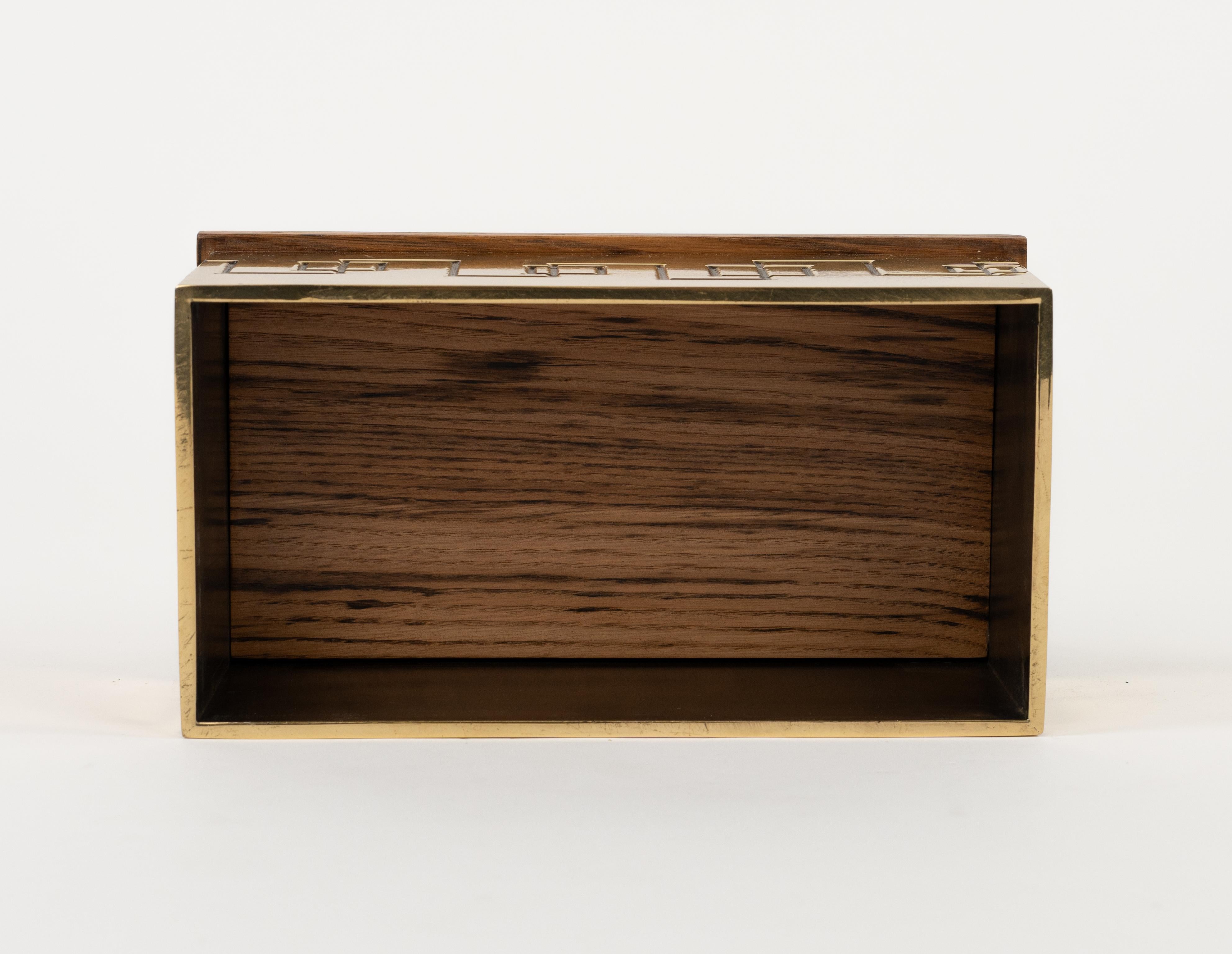 Boîte décorative rectangulaire en laiton et bois de style Luciano Frigerio, Italie 1970 en vente 10