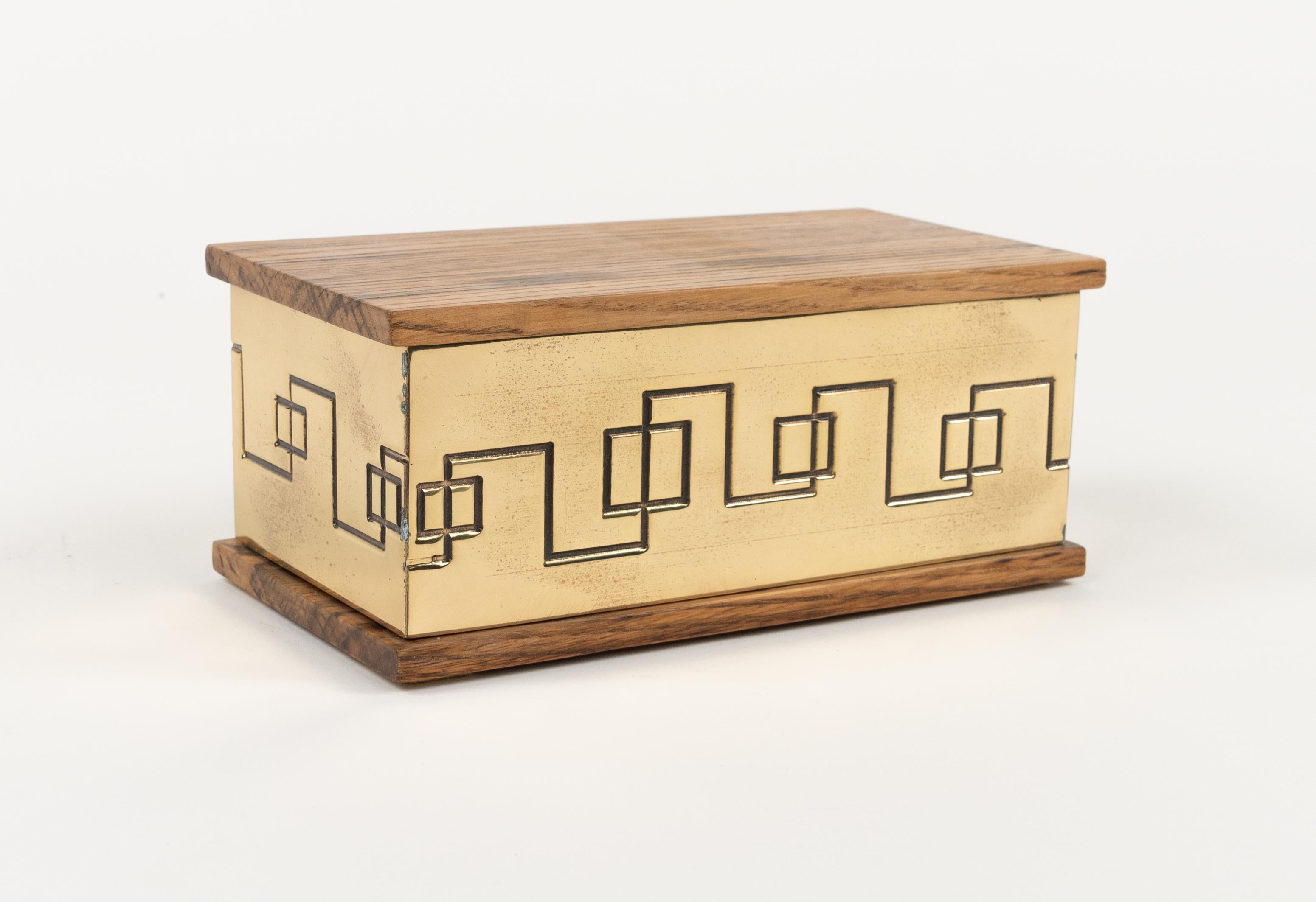 Italian Rectangular Decorative Box in Brass and Wood Luciano Frigerio Style, Italy 1970s For Sale